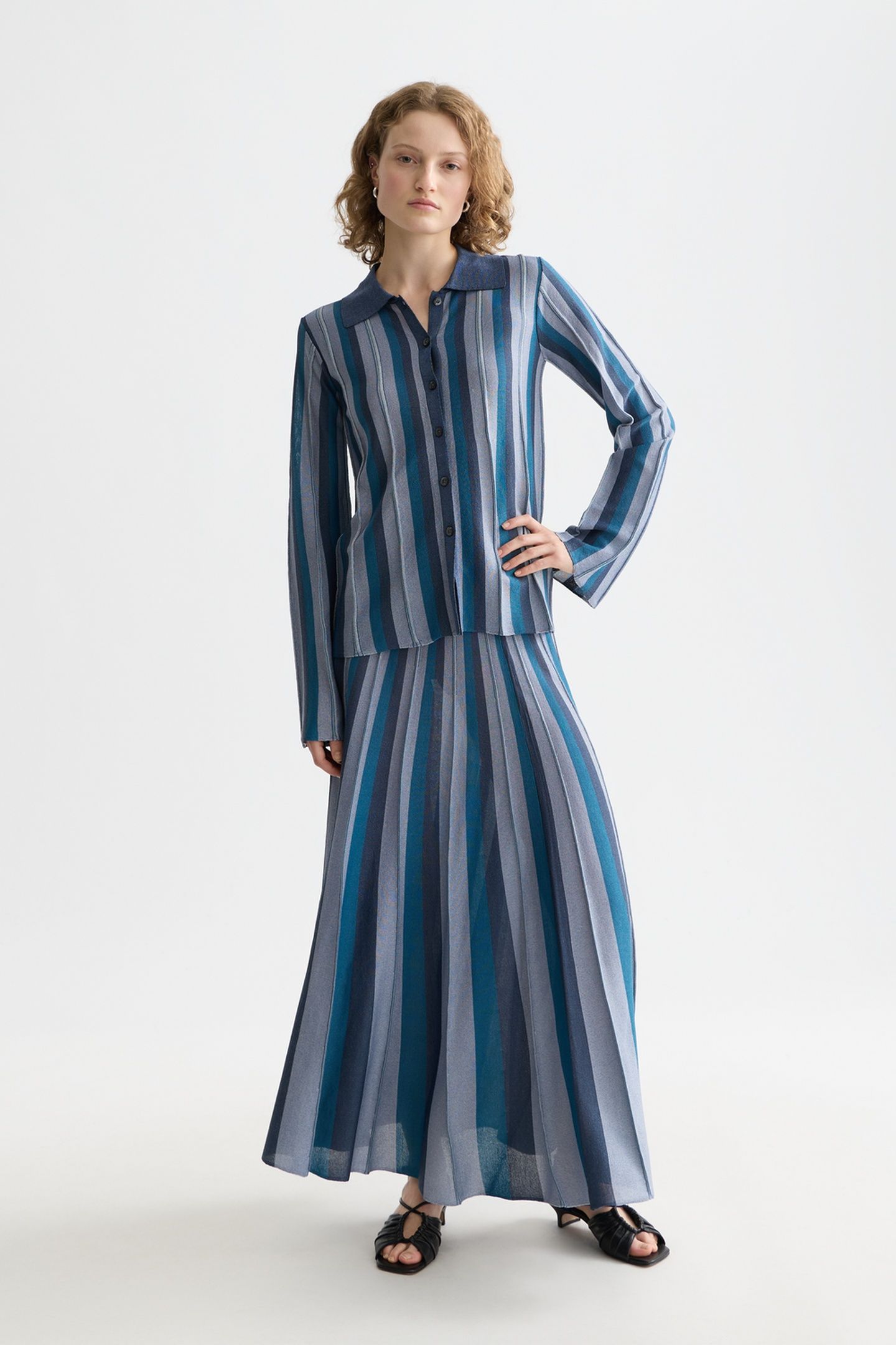 PLEATED STRIPE KNITTED MIDI SKIRT CARBON 3
