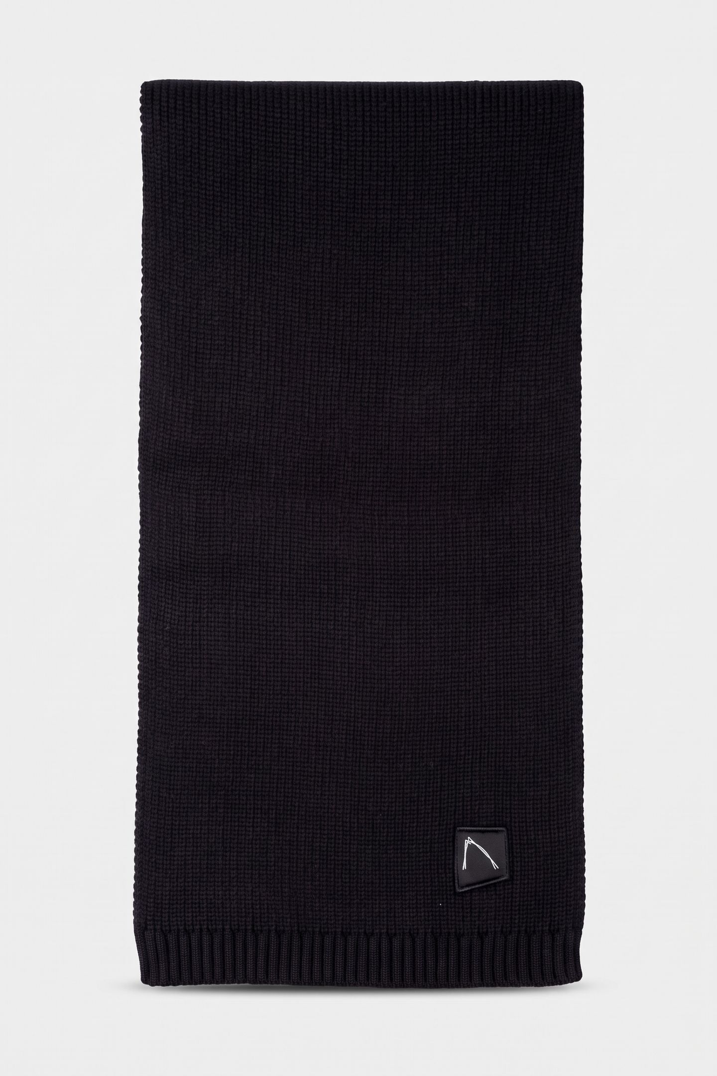 STUBAI SCARF BLACK 1