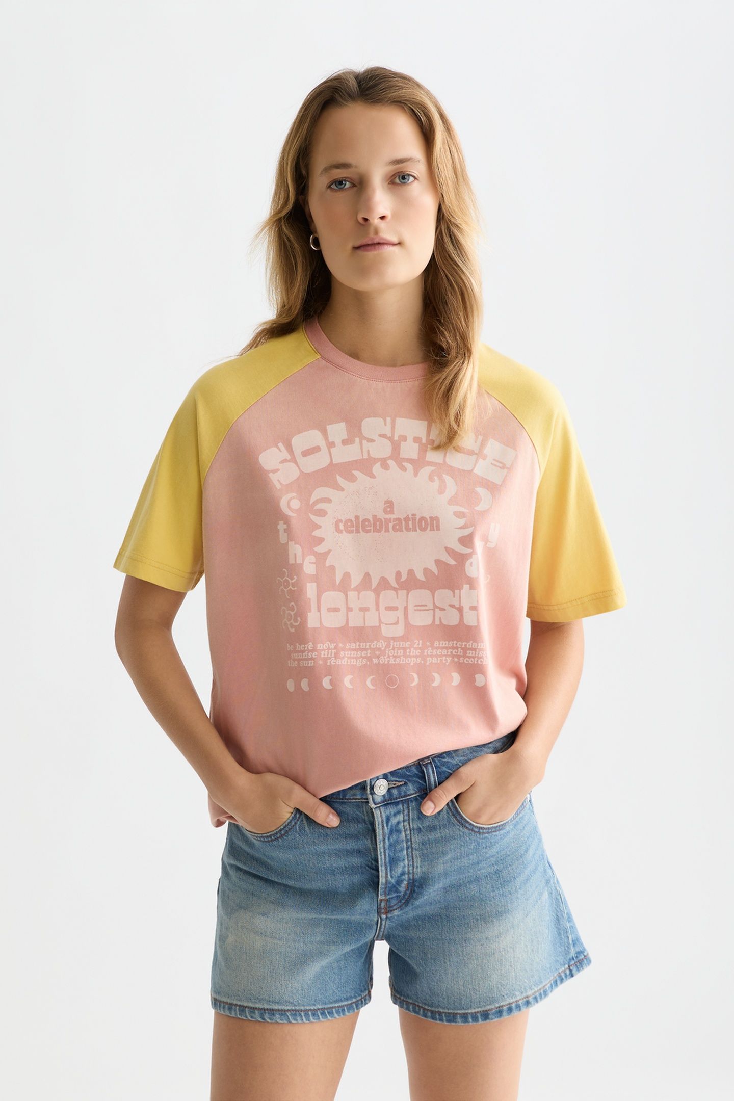 RAGLAN ARTWORK LOOSE-FIT T-SHIRT CANYON CLAY 1