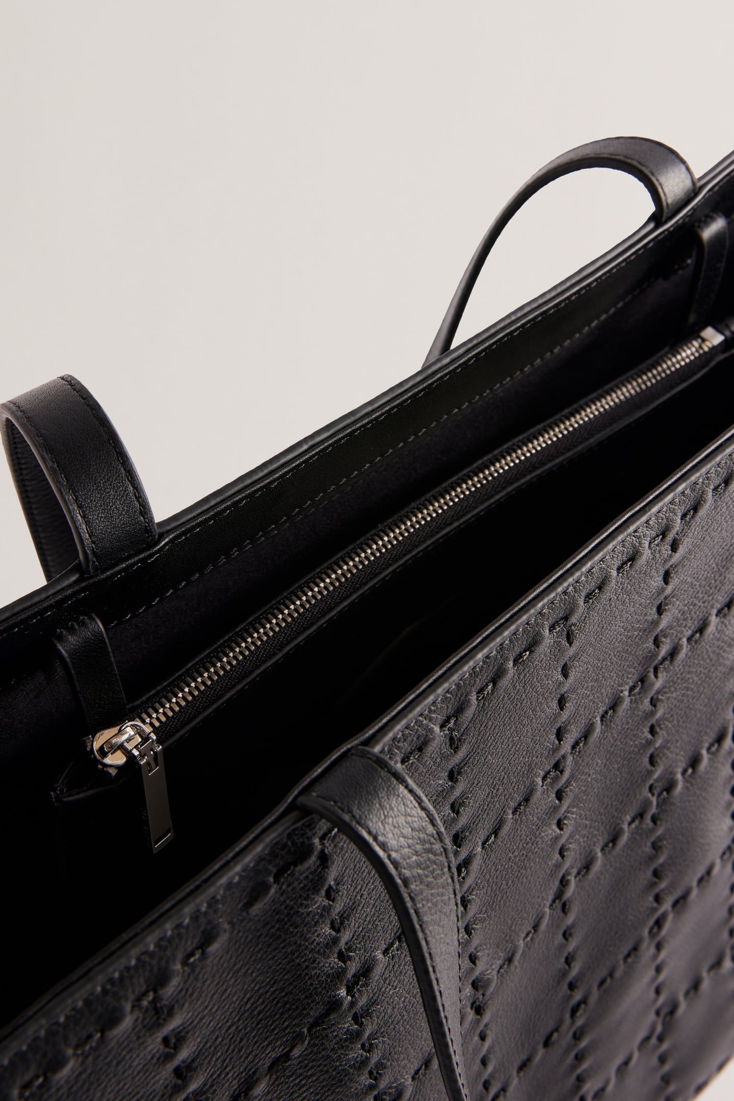 STALIE CHECKED STITCH DETAIL TOTE BAG BLACK 3