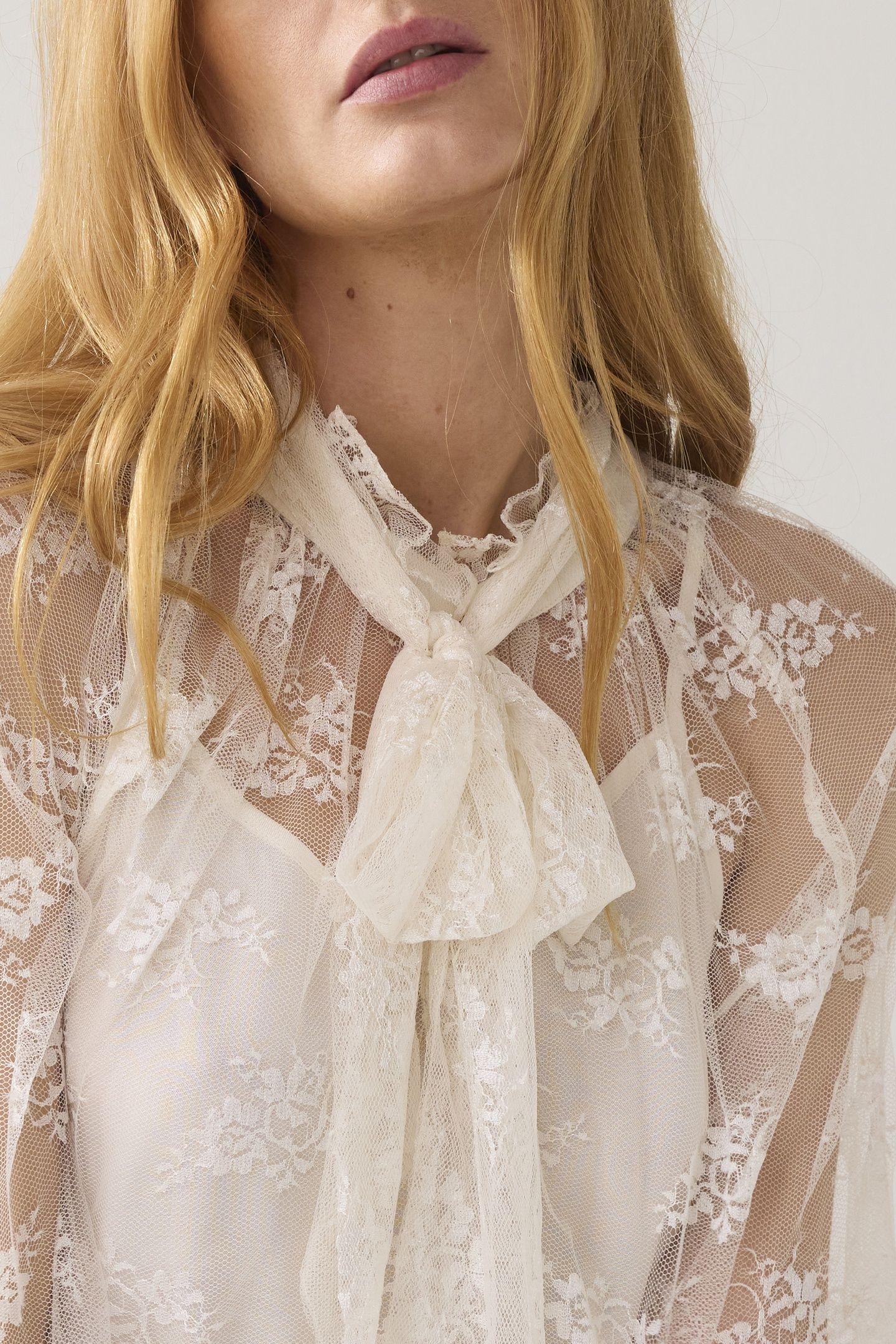 TOP ROMANTIC LACE WHITES 3