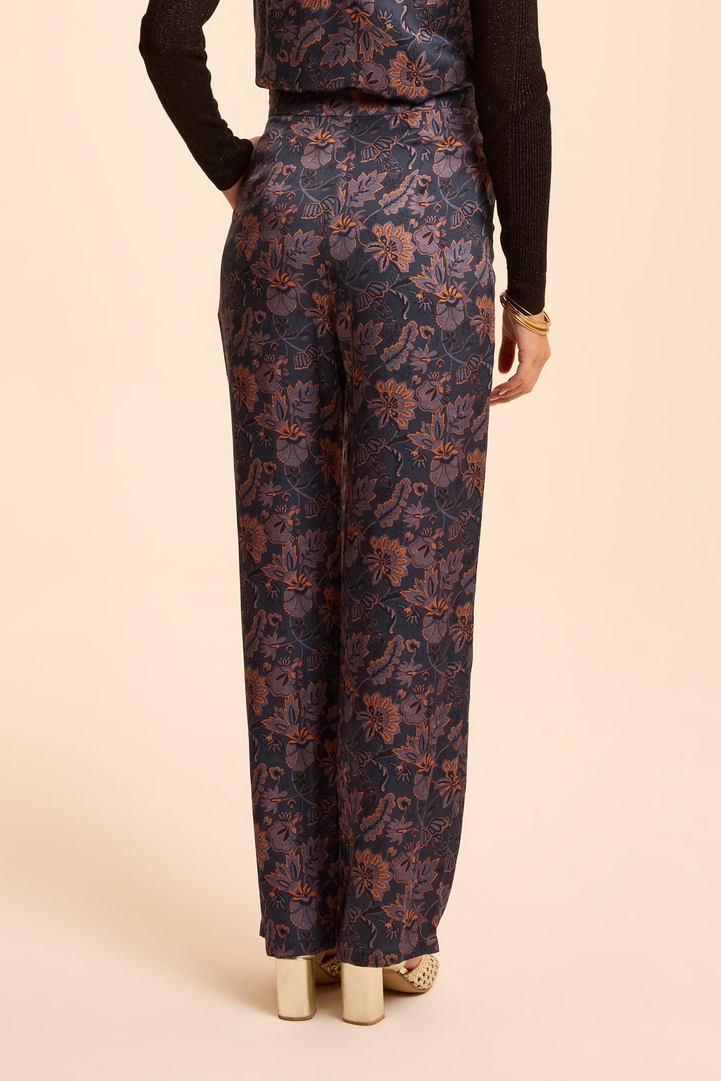 PURPLE WIDE-LEG TROUSERS WITH SCARF PRINT 2