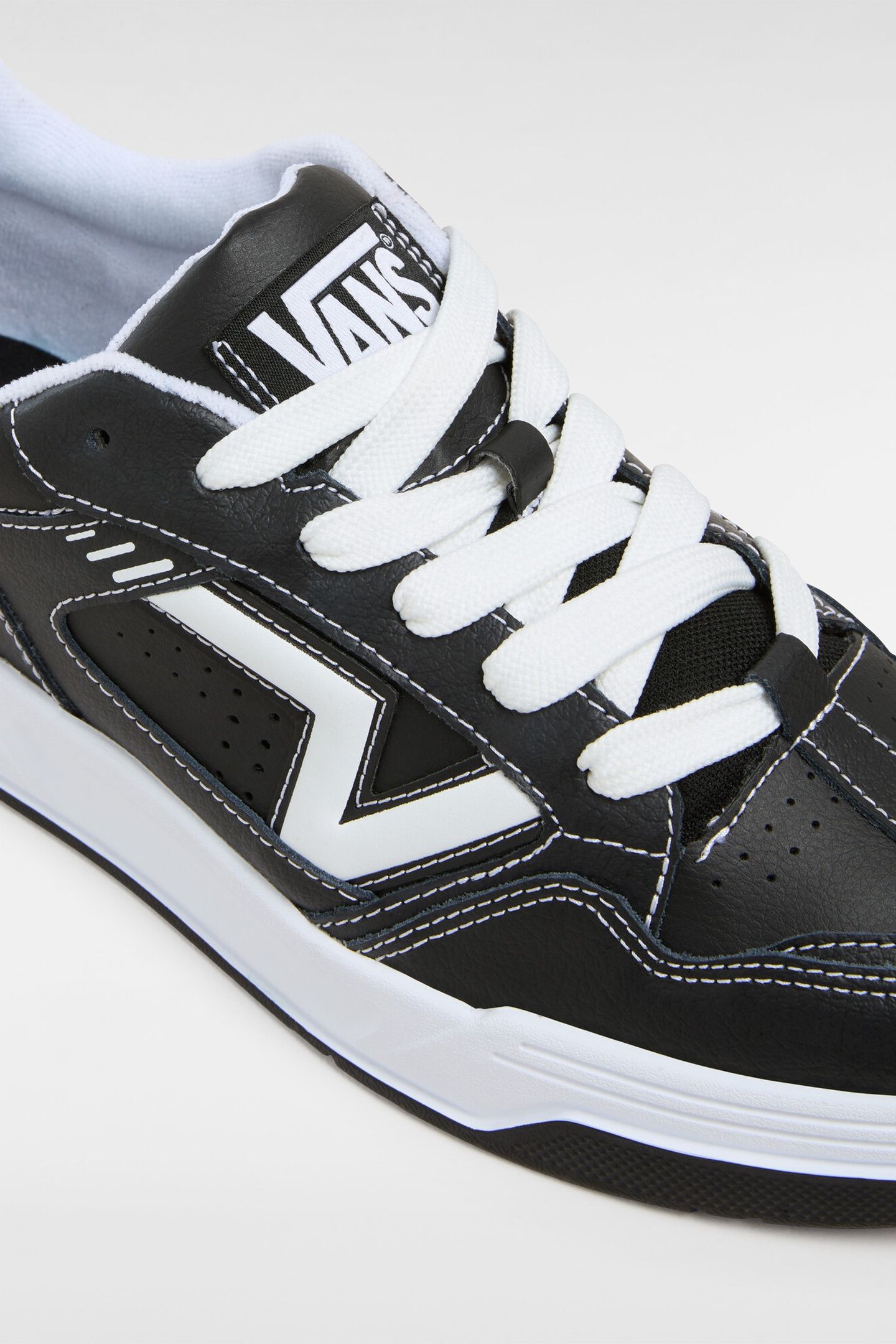 UNISEX UPLAND BLACK/WHITE 7