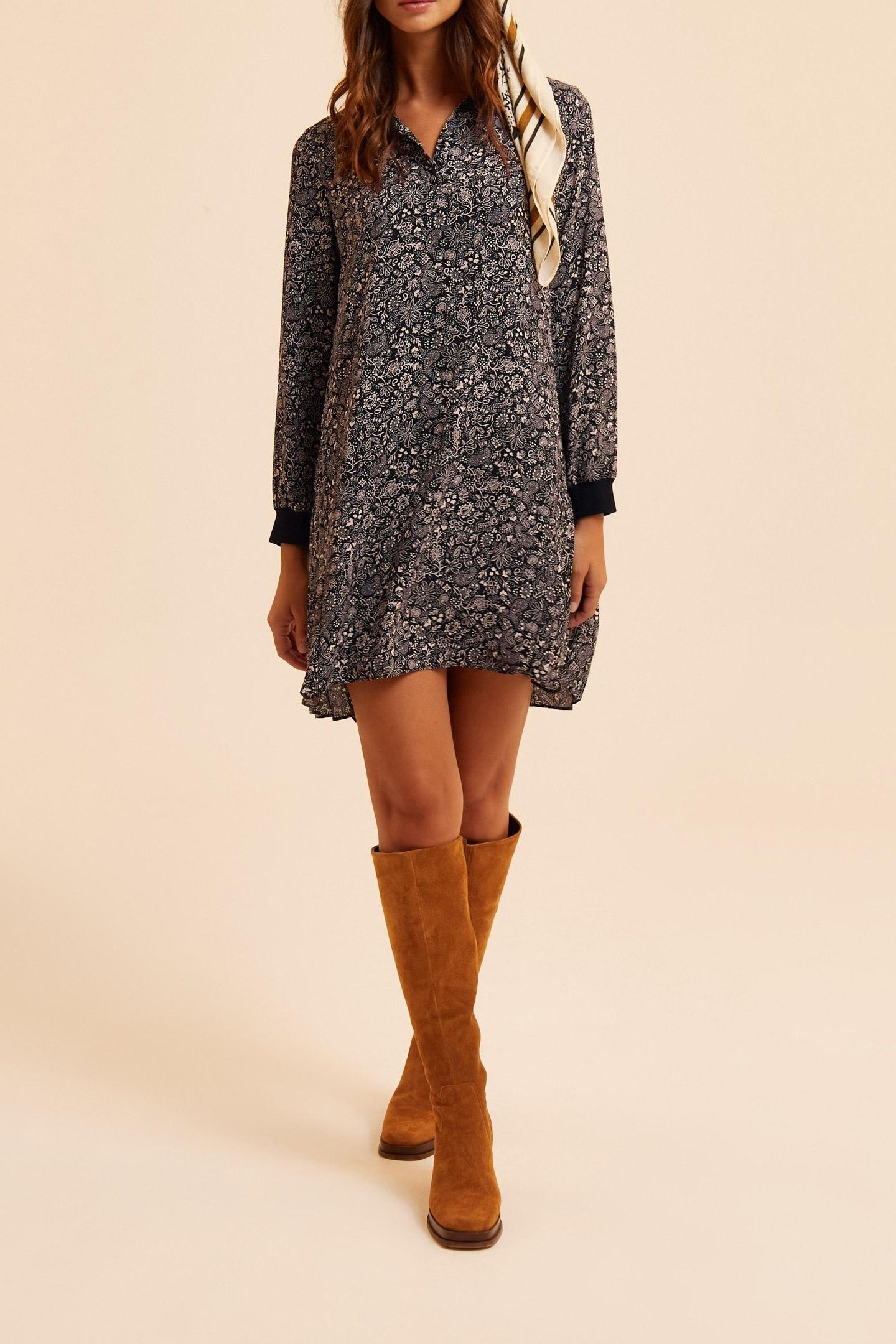 BLACK PAISLEY PRINT DRESS WITH PLEATED BACK 3