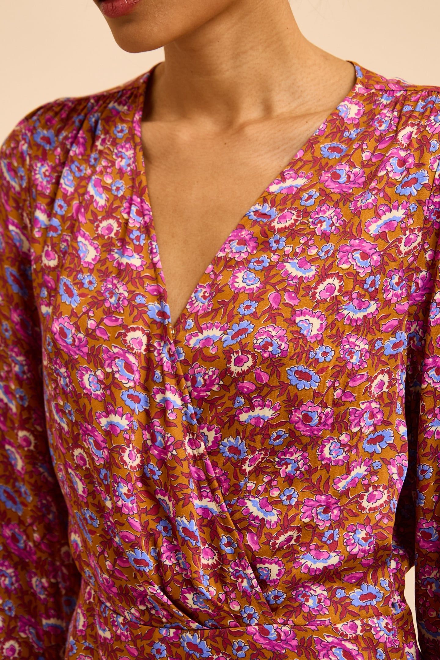 CAMEL DRESS WITH ANEMONE PRINT 7