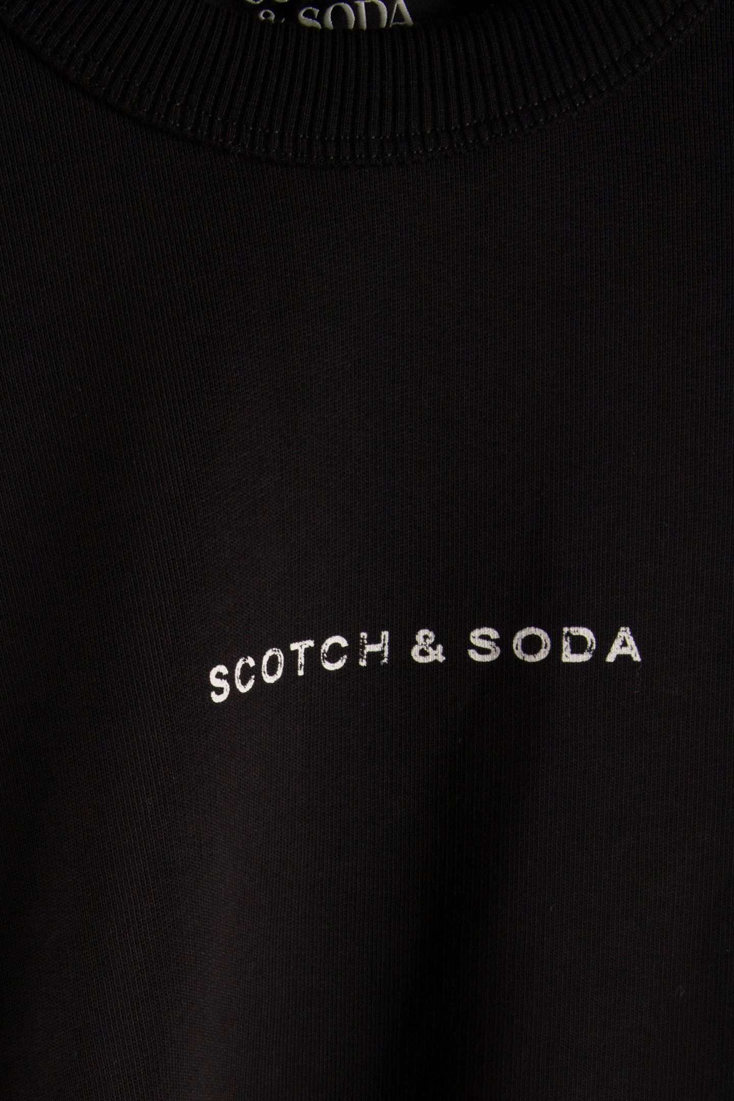 CORE CHEST ARTWORK SWEATSHIRT BLACK 4