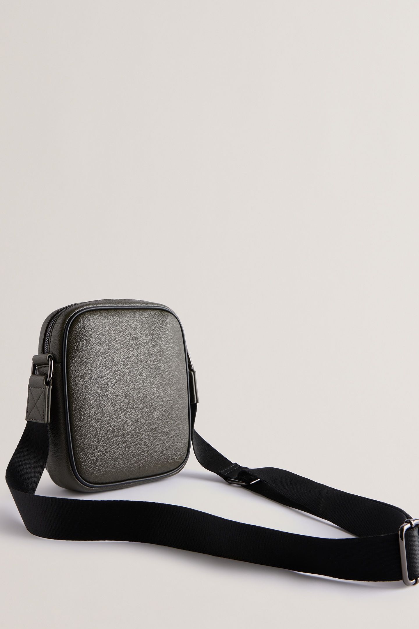 TAII PU TB SCRIPT FLIGHT BAG KHAKI 3