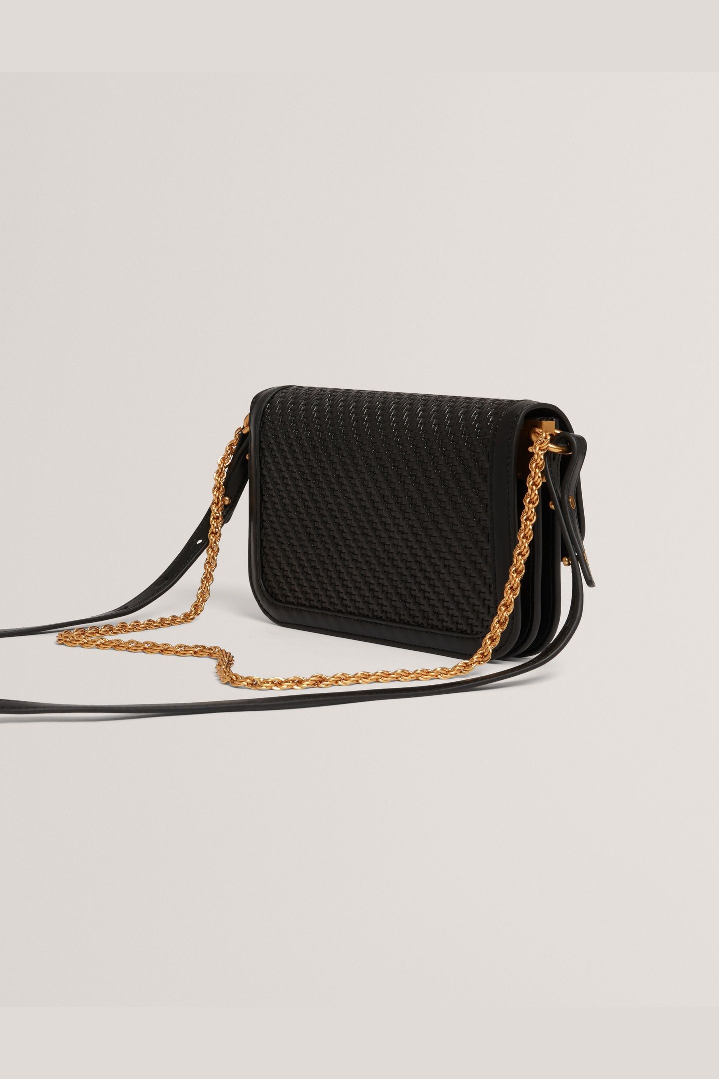 TWIST LOCK DETAIL WOVEN EMBOSSED LEATHER BLACK 2