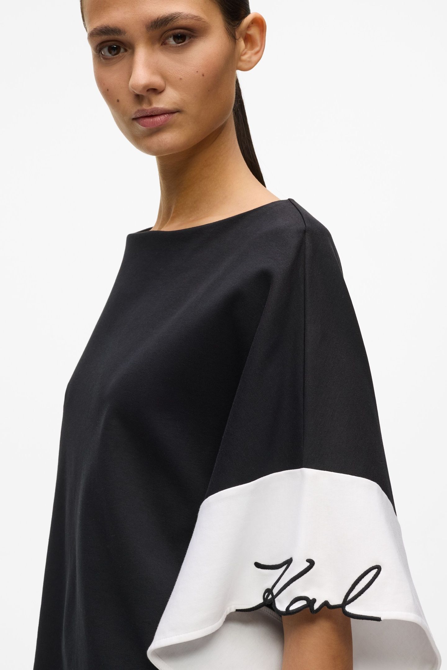SIGNATURE TOP WHITE/BLACK 5
