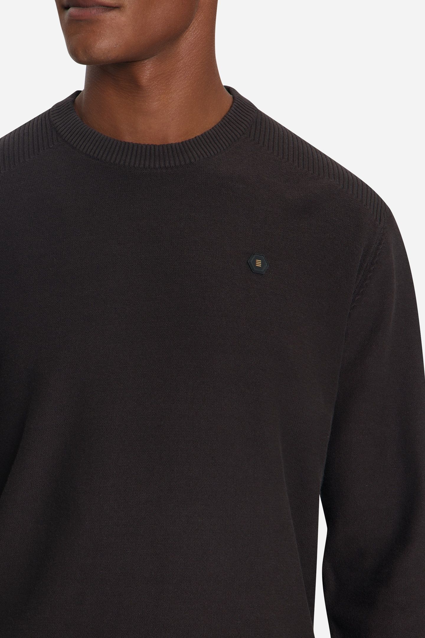 PULLOVER CREWNECK SHOULDER DETAIL DARK BROWN 7