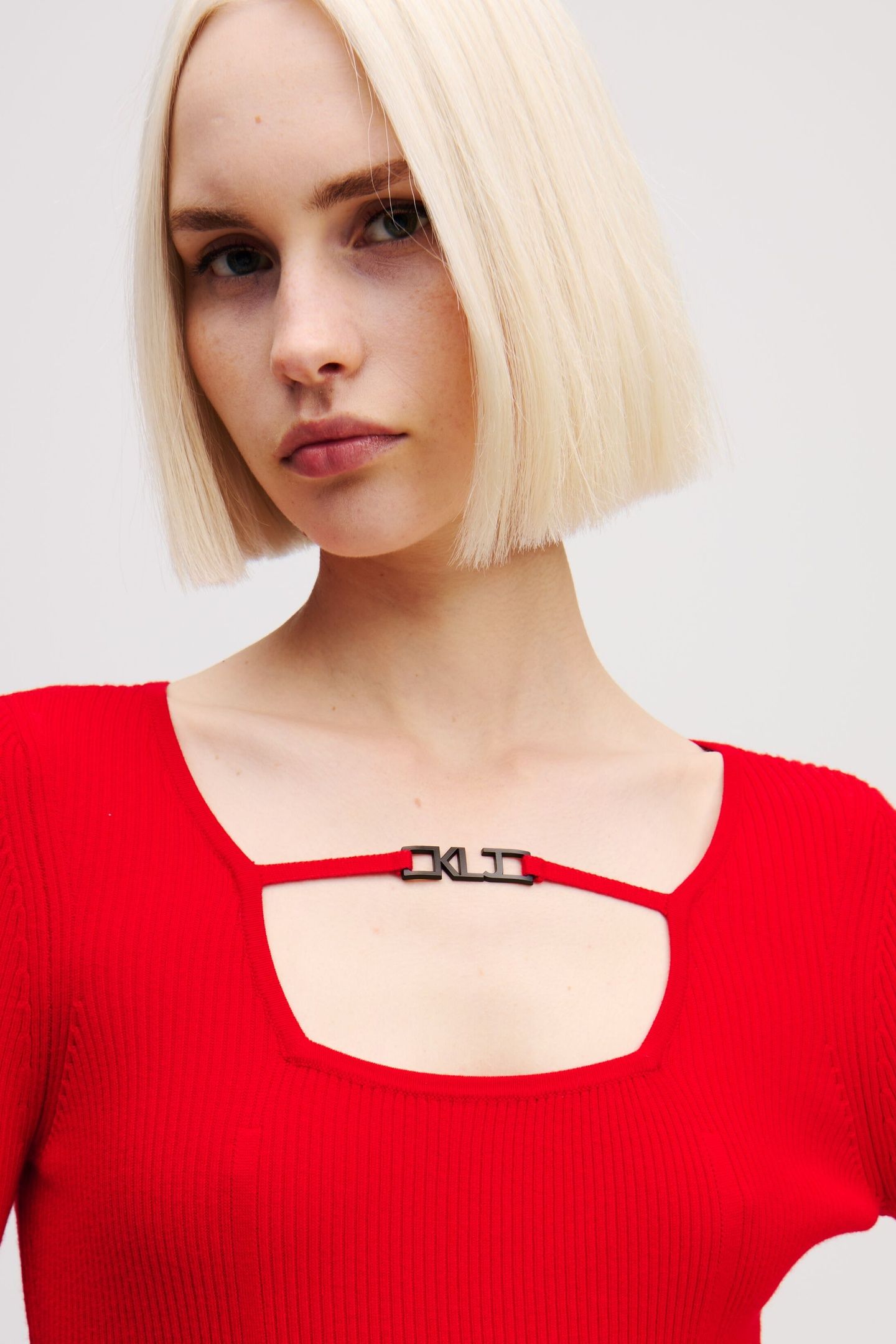 KLJ LSLV KNITTED LOGO DRESS POMPEIAN RED 5
