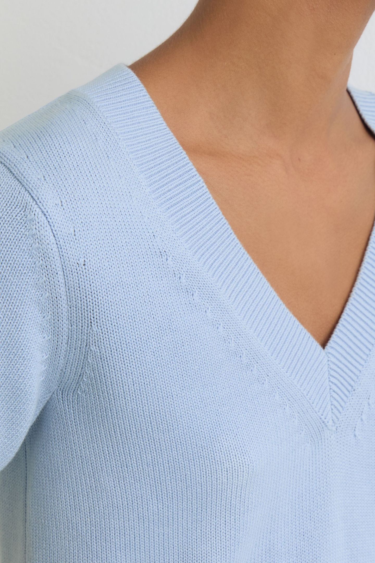 KNIT V NECK TOP SOFT BLUE 5