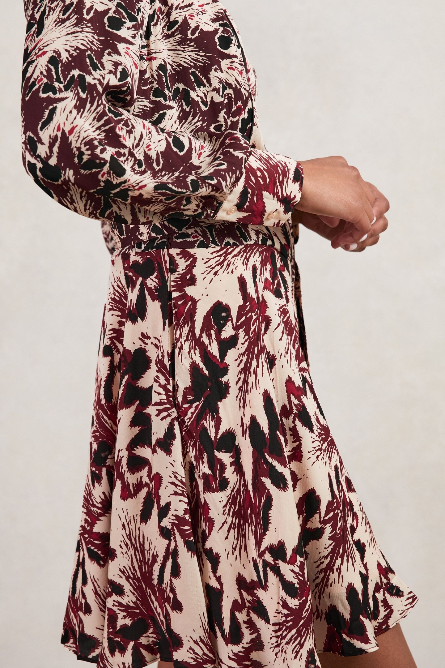 PRINTED FLIPPY DRESS BURGUNDY/CREAM 7