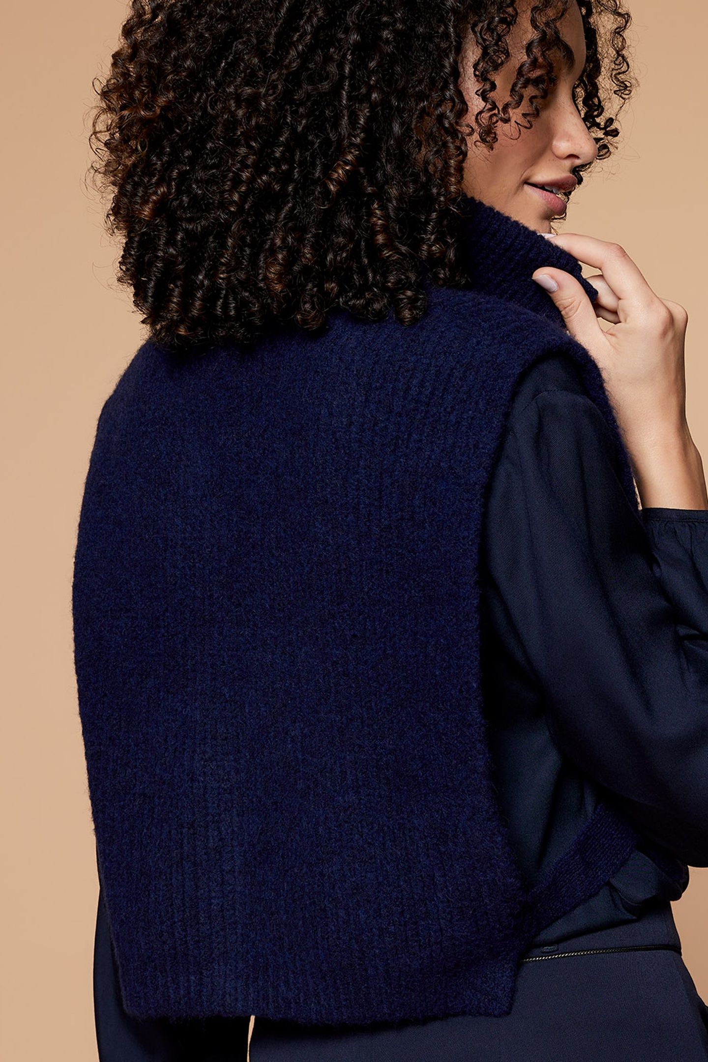 ANGIE . NAVY KNIT TRUCKER COLLAR 4