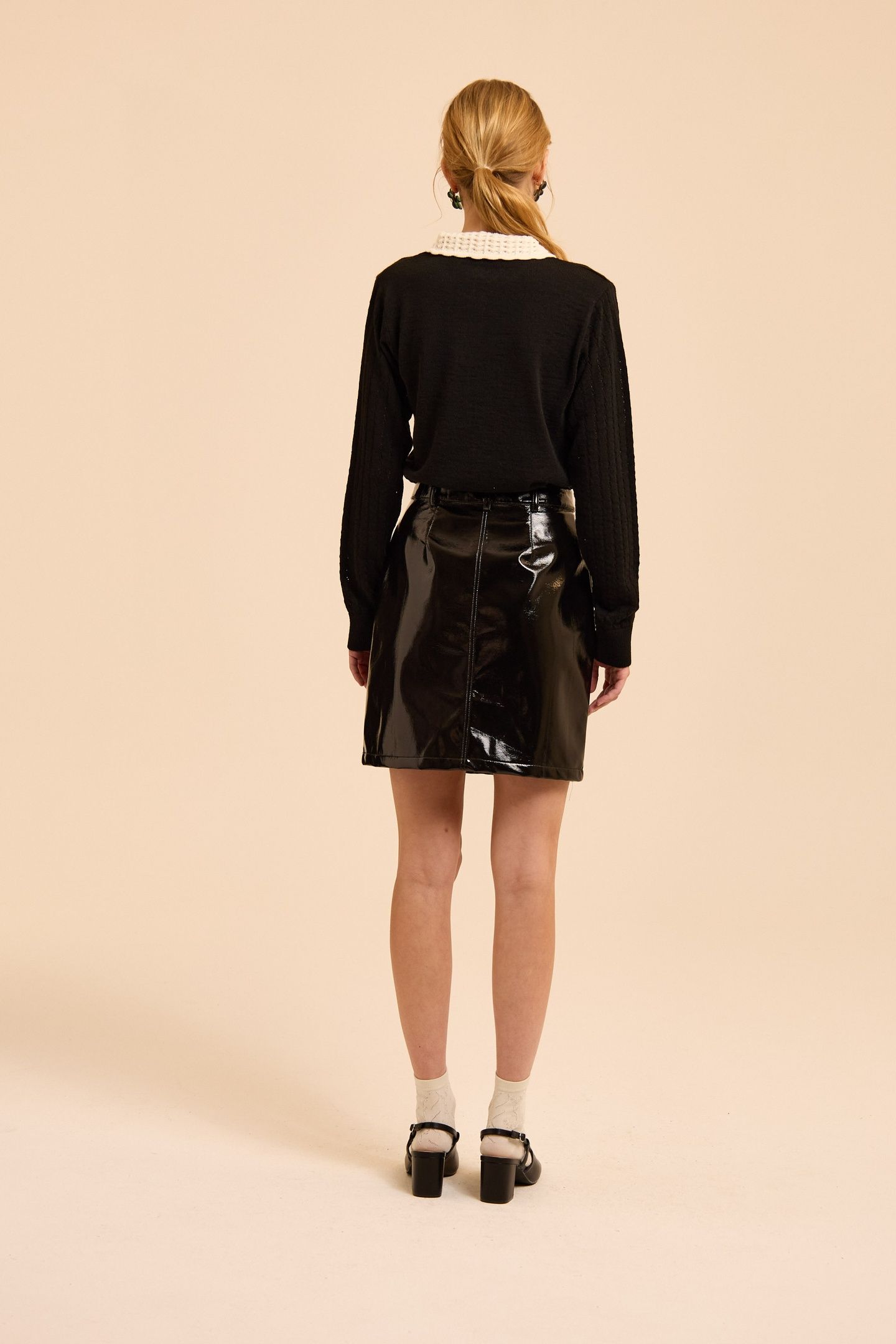 BLACK VINYL SHORT SKIRT 2