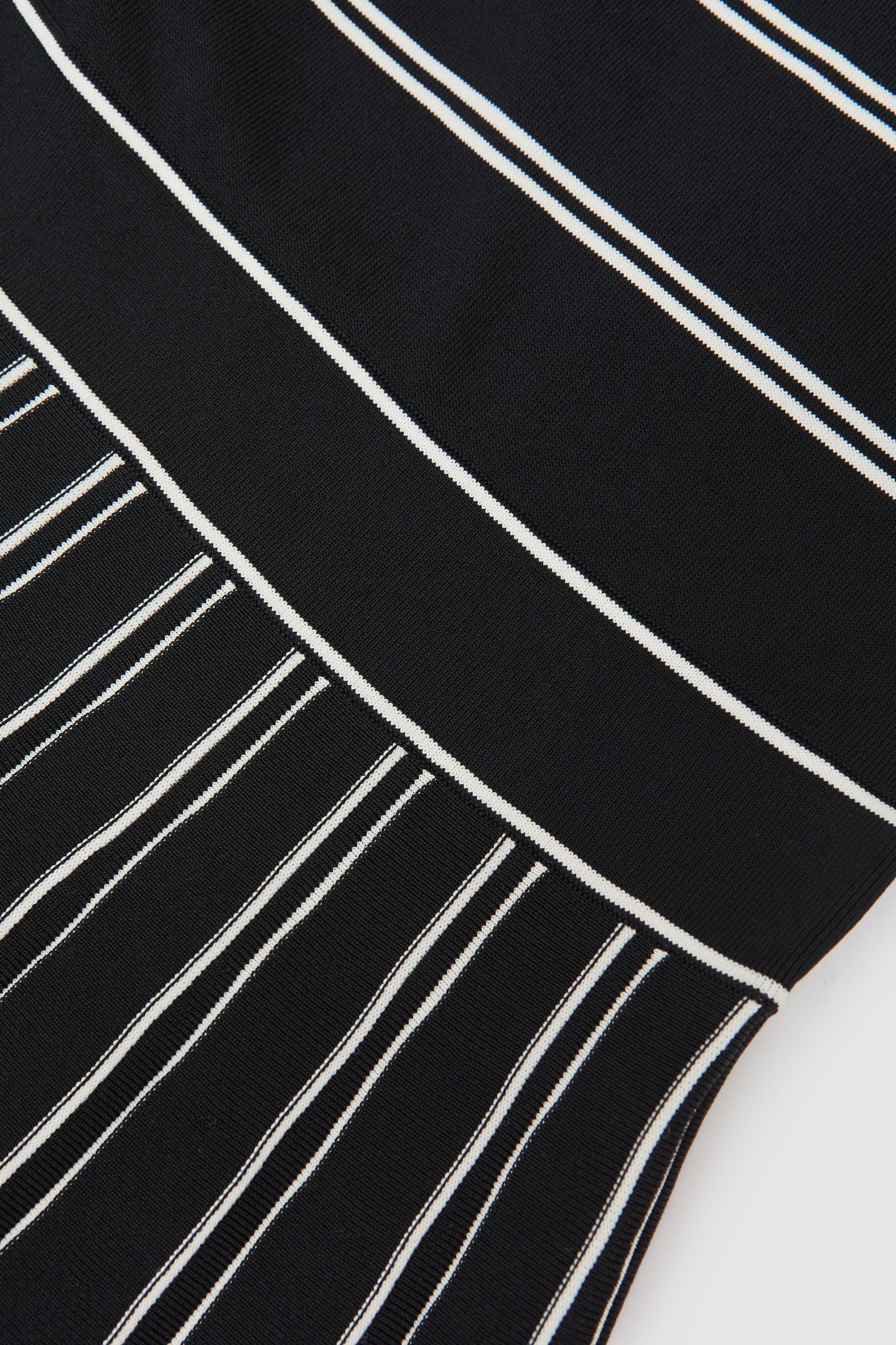 STRIPED PLEAT KNITTED MIDI DRESS BLACK/IVORY 6