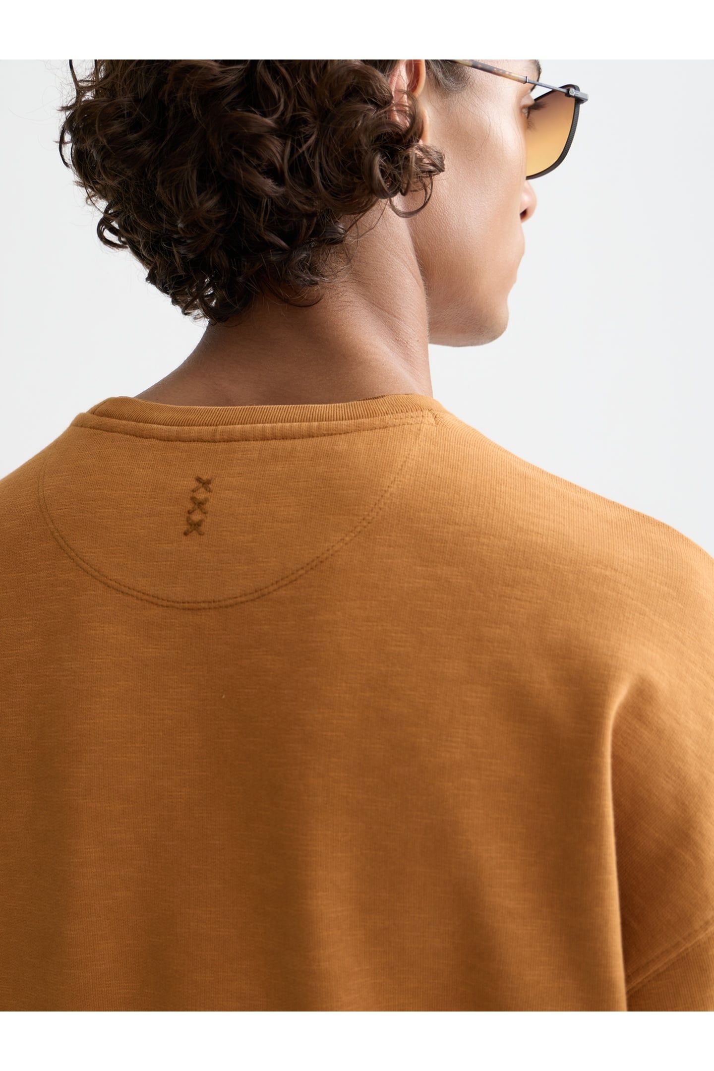 SEASONAL CORE 3 CROSSES PROGRAM LOOSE-FIT SWEATSHIRT MEDIUM 6