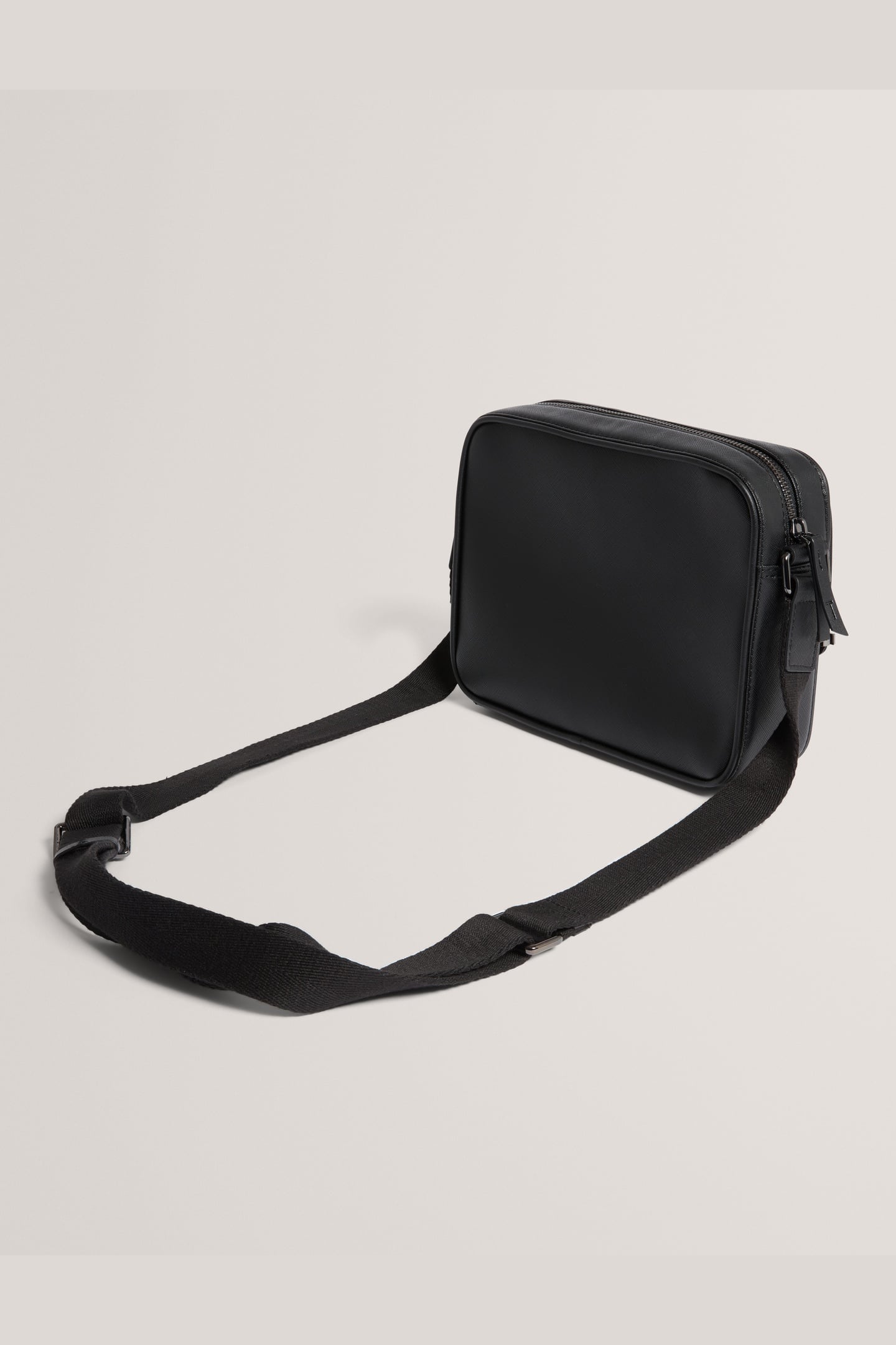 TIE BAR DETAIL PU MESSENGER BAG BLACK 3