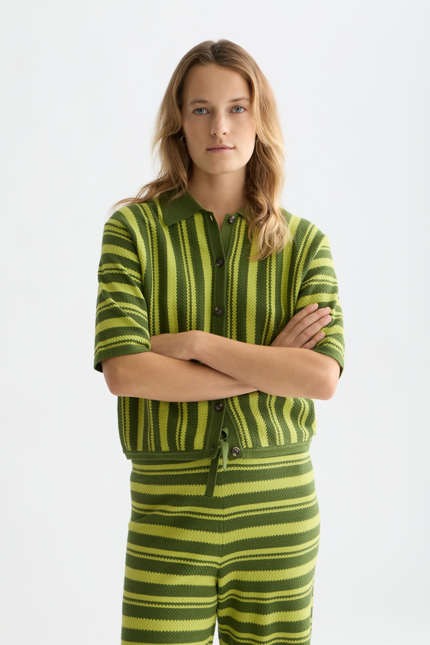 TEXTURED VERTICAL STRIPE KNITTED TEE GARDEN GREEN 1