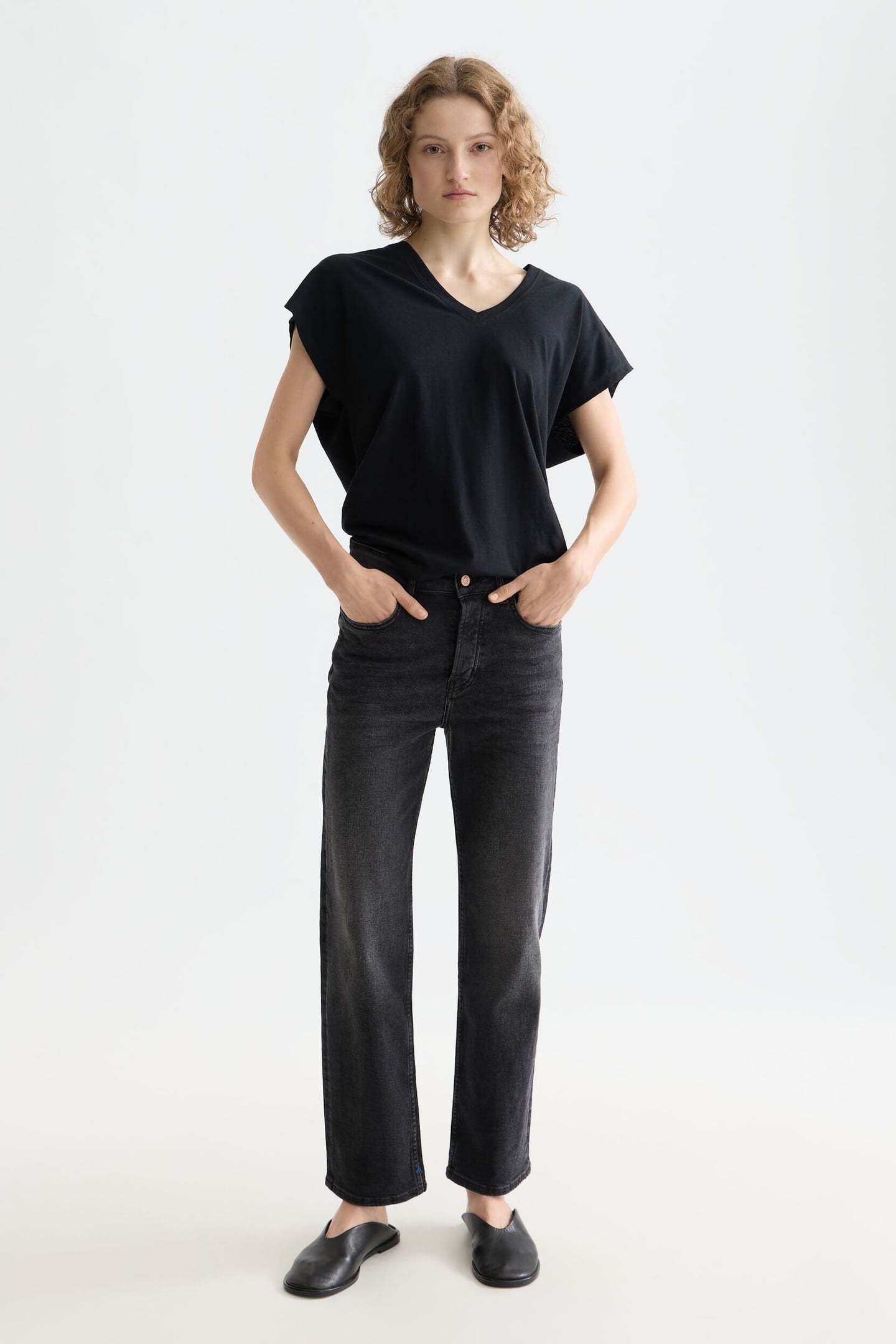 THE SKY STRAIGHT JEANS BLACK NIGHT 2