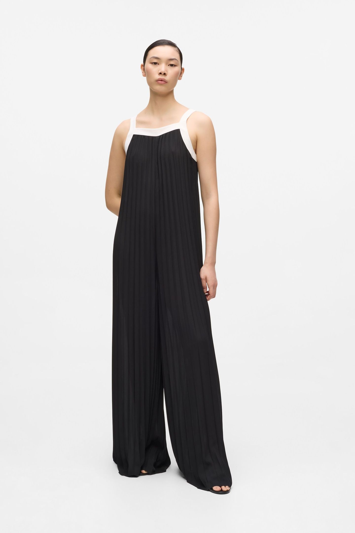 PLEATED JUMPSUIT BLACK 2