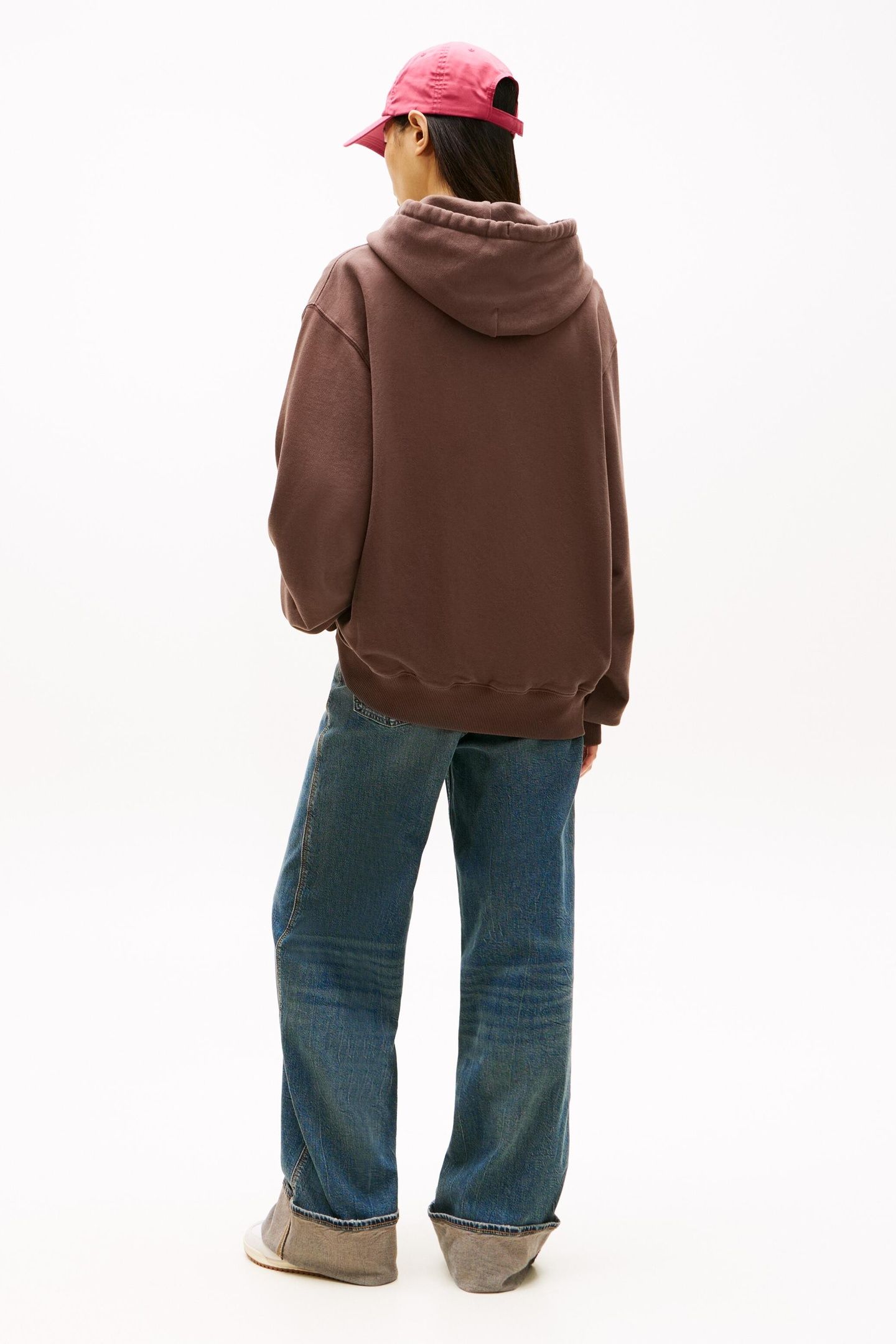 UNISEX TJ BOXY BADGE HOODIE BLACK WALNUT 7