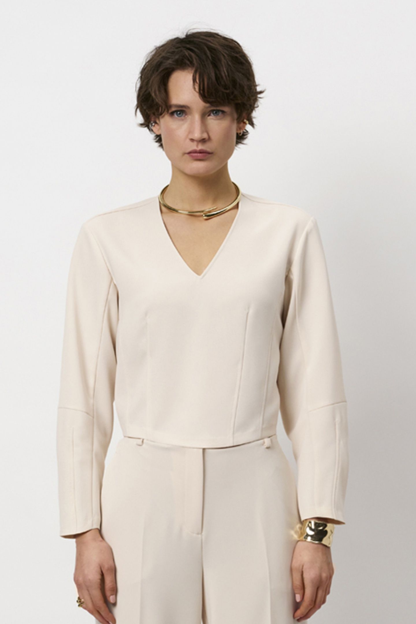 CINDER V-NECK TOP OATMEAL CREAM 2