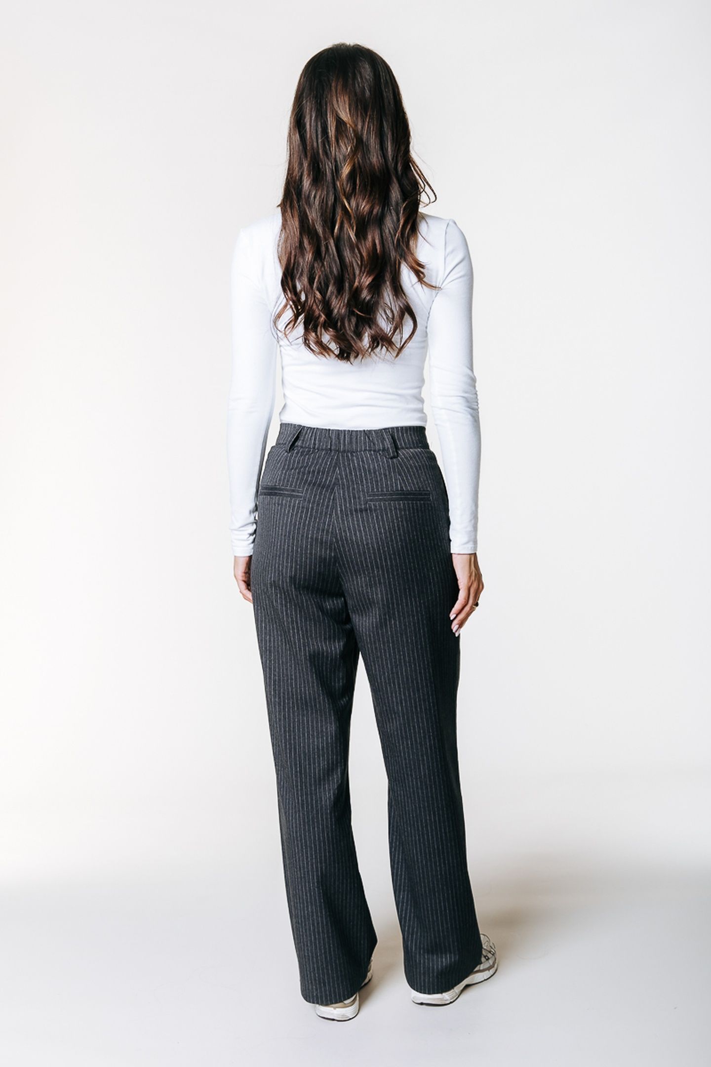 RUS PINSTRIPE PINTUCK STRAIGHT PANTS BLACK 3