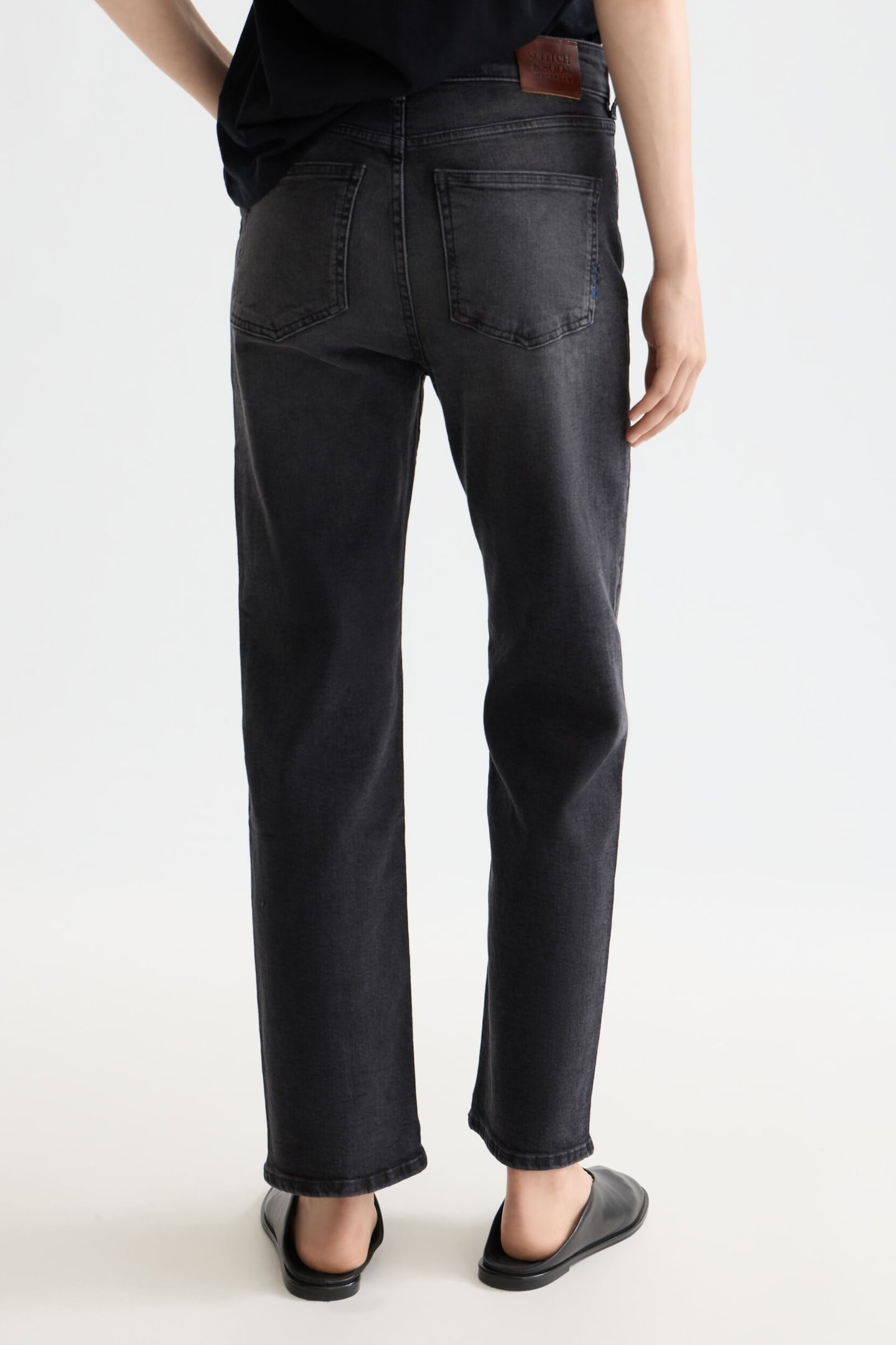 THE SKY STRAIGHT JEANS BLACK NIGHT 3