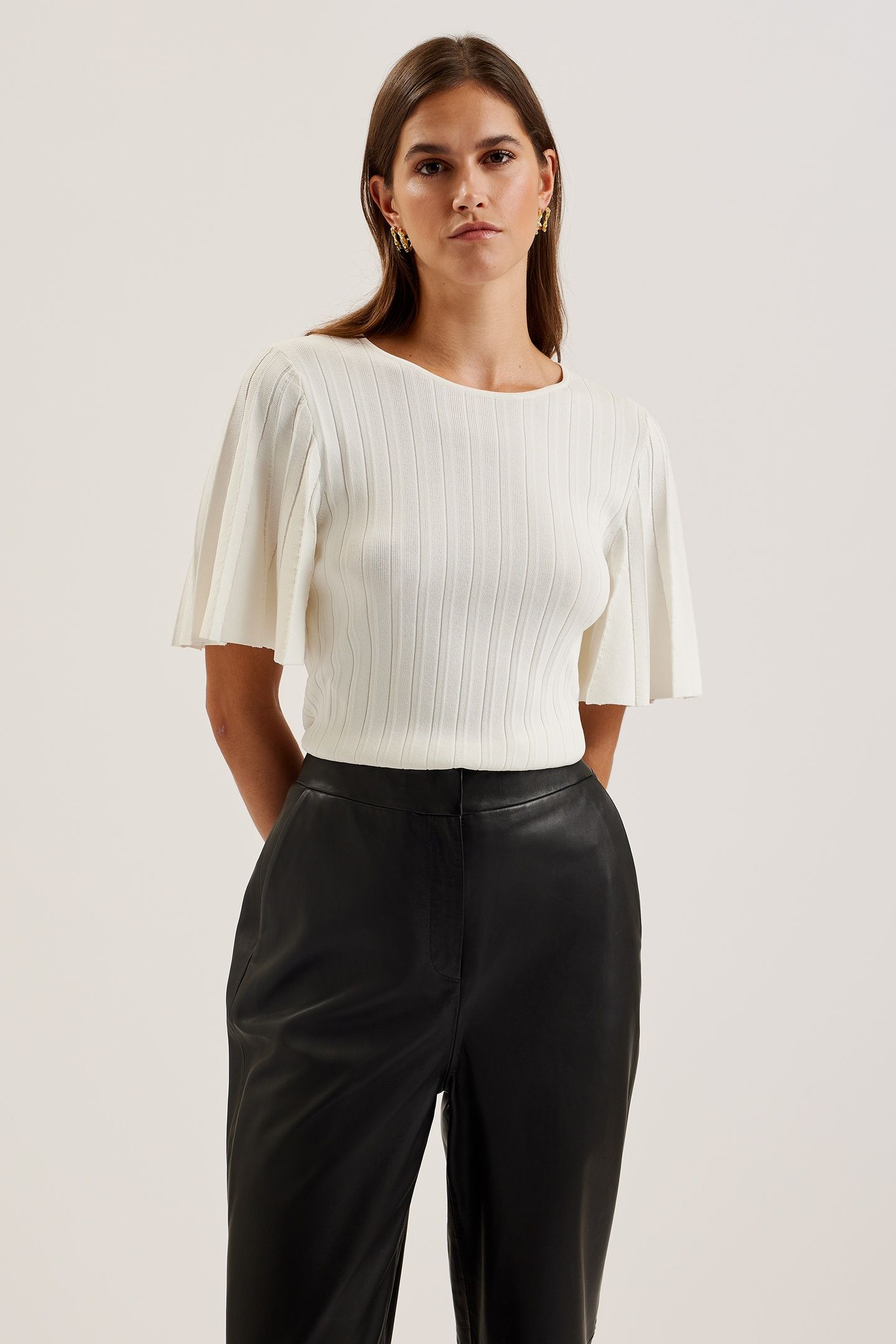 IIVANNA CREW NECK FLUTED SLEEVE KNIT IVORY 1