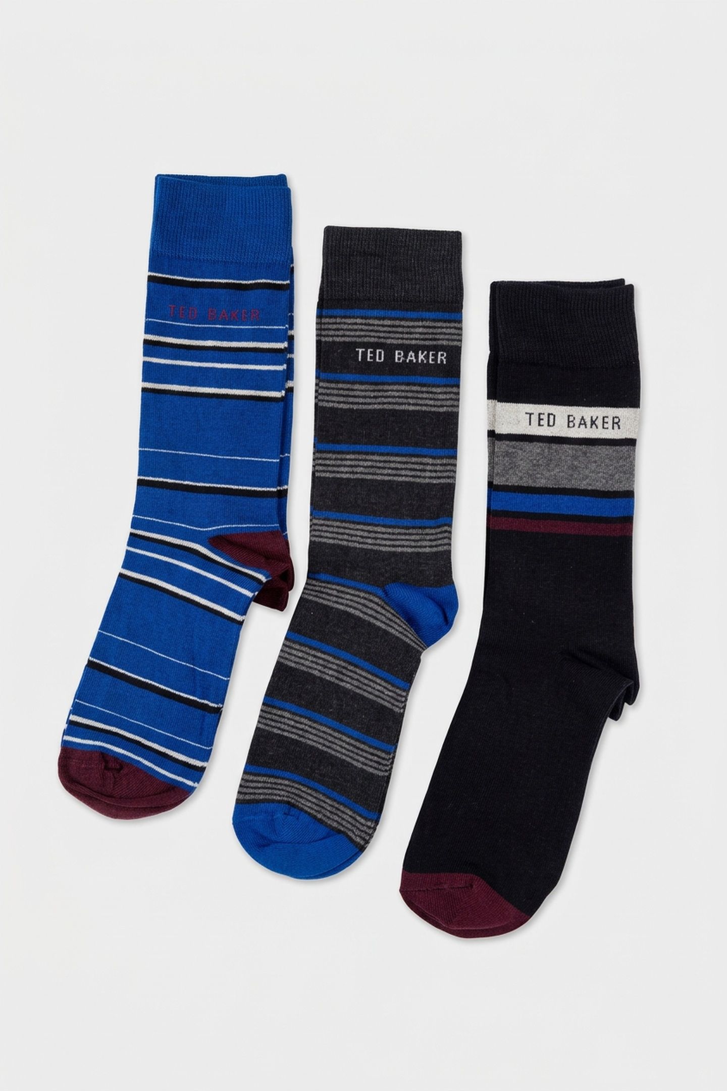 MIXEDJ THREE PACK OF ANKLE SOCKS ASSORTED 3