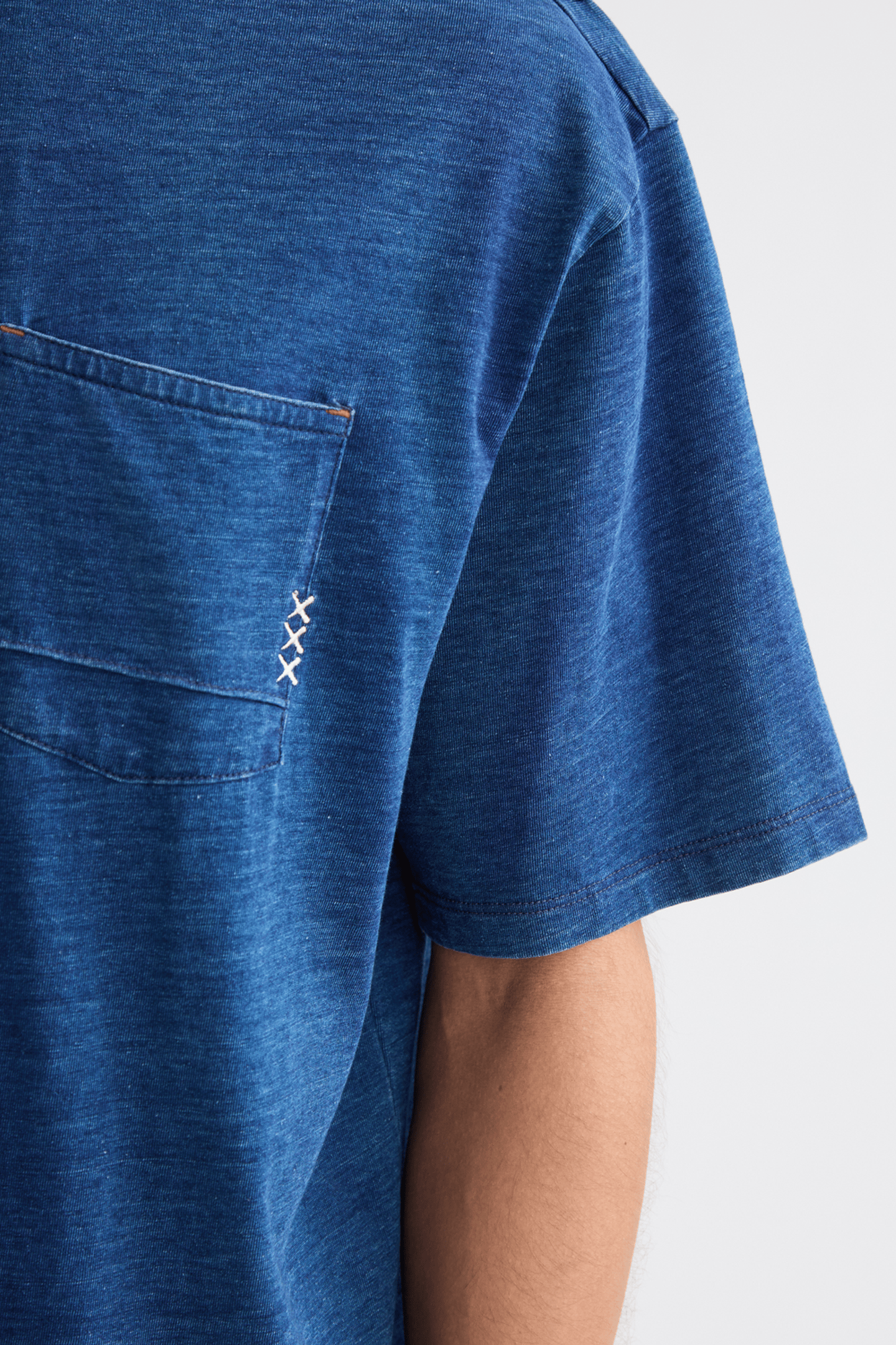 WASHED 1 POCKET INDIGO T-SHIRT 4