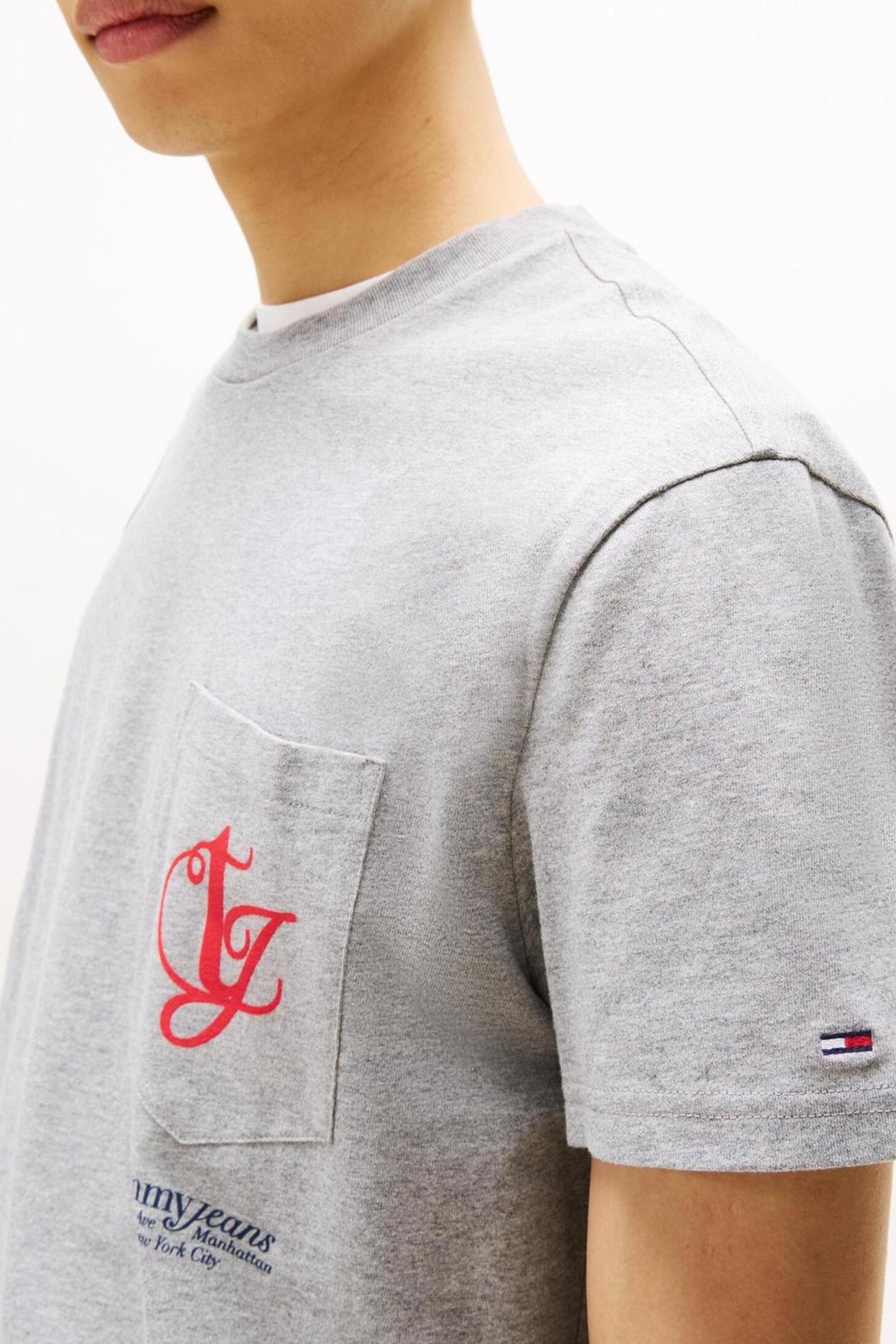 TJM REG MONOGRAM TEE GREY HEATHER 5