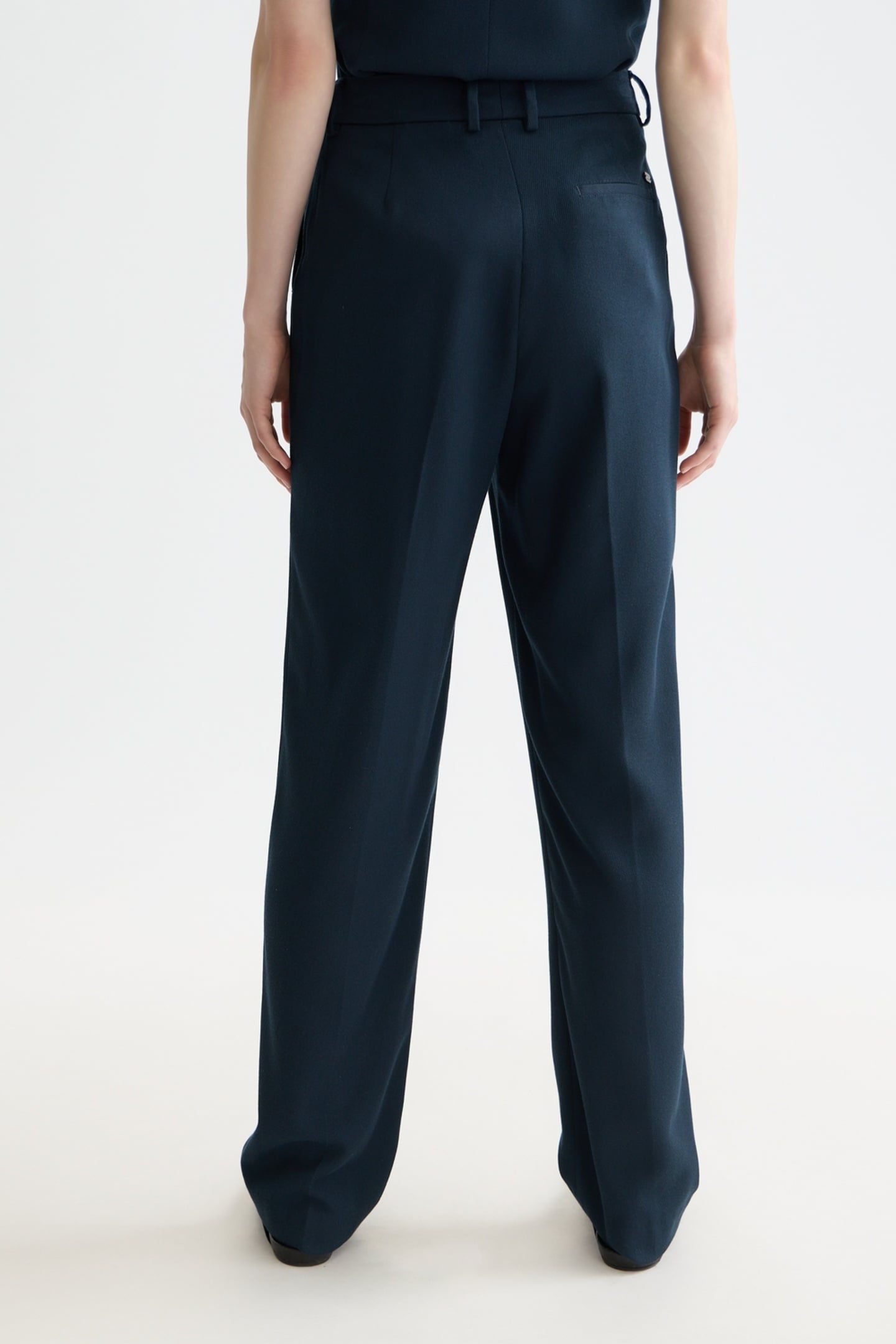 ROBYN - HIGH RISE TAPERED LEG PANTS CARBON 2
