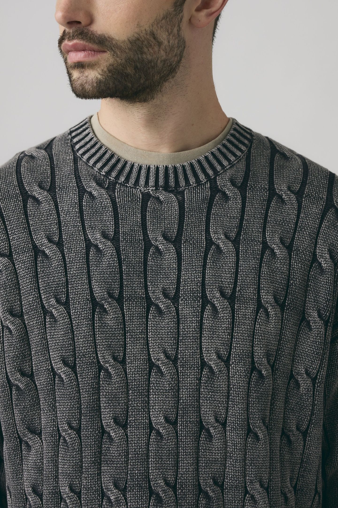 CARMEL CABLE CREWNECK SWEATER 5