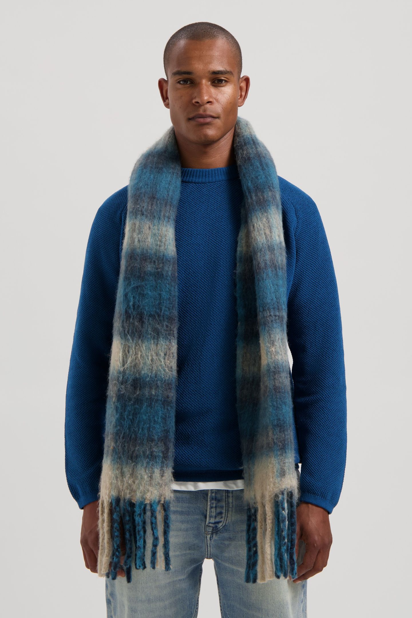 DS_DRU CHECK SCARF DEEP DIVE 2