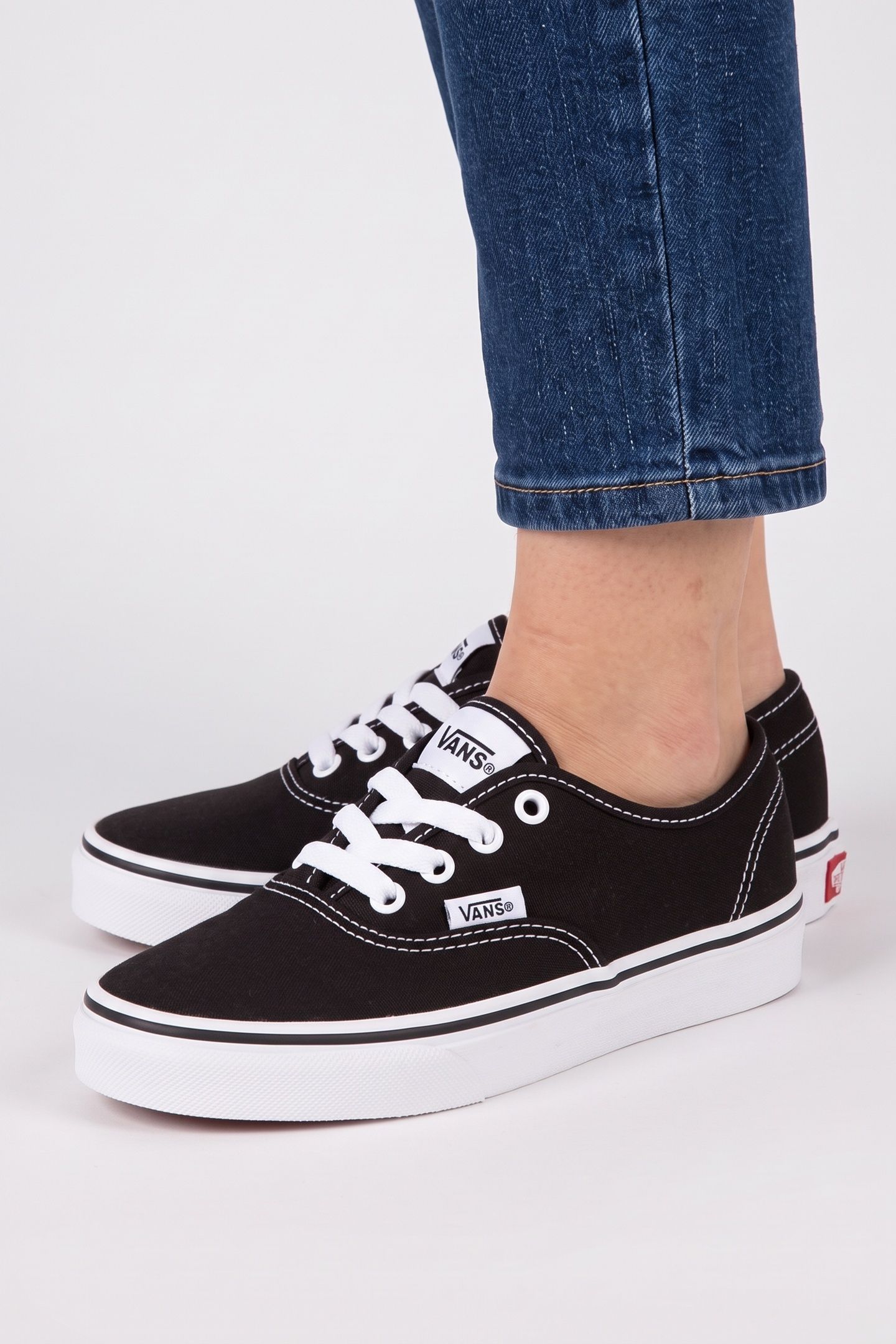 JUNIOR ATWOOD CANVAS BLACK/WHITE 4