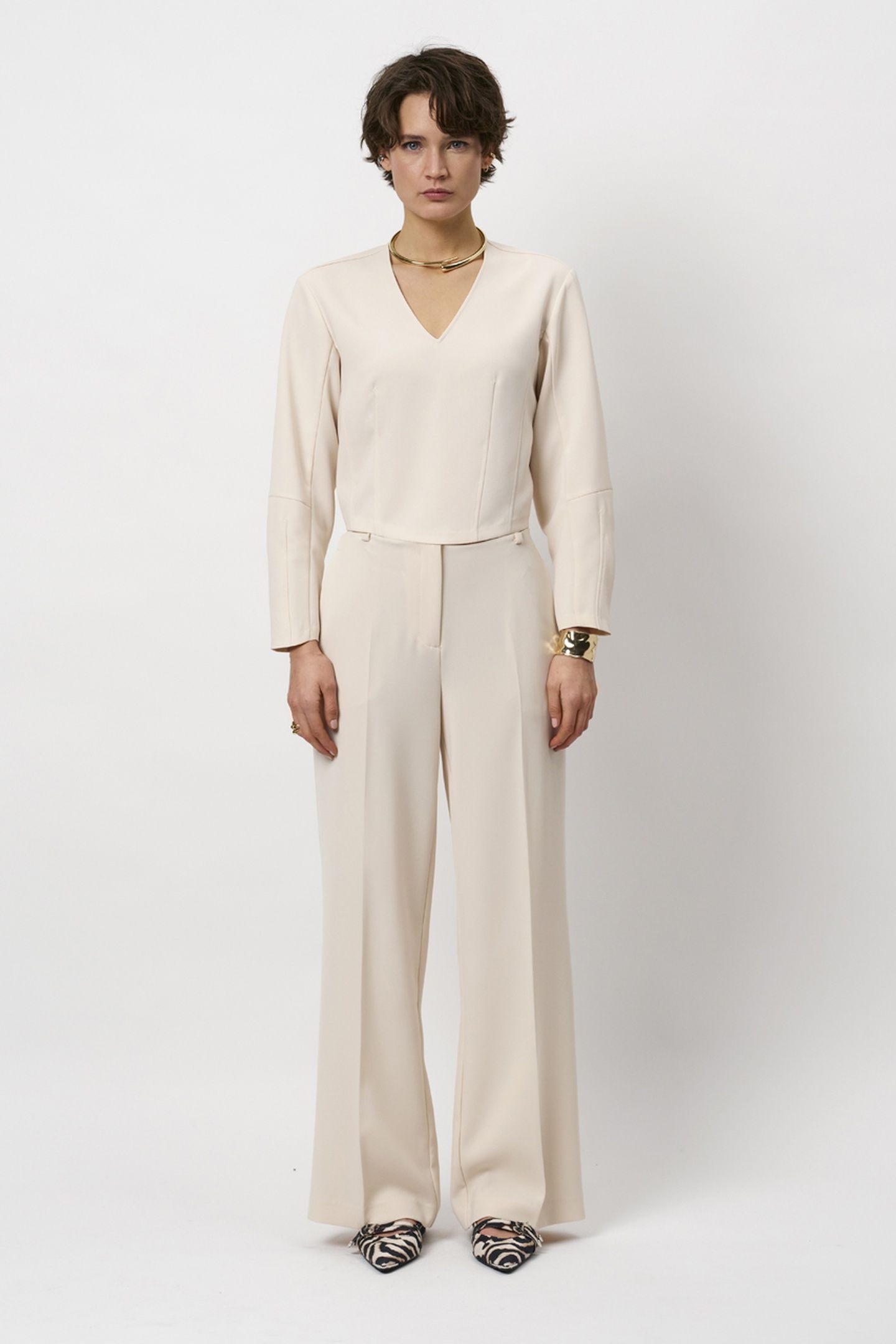 CINDER V-NECK TOP OATMEAL CREAM 1