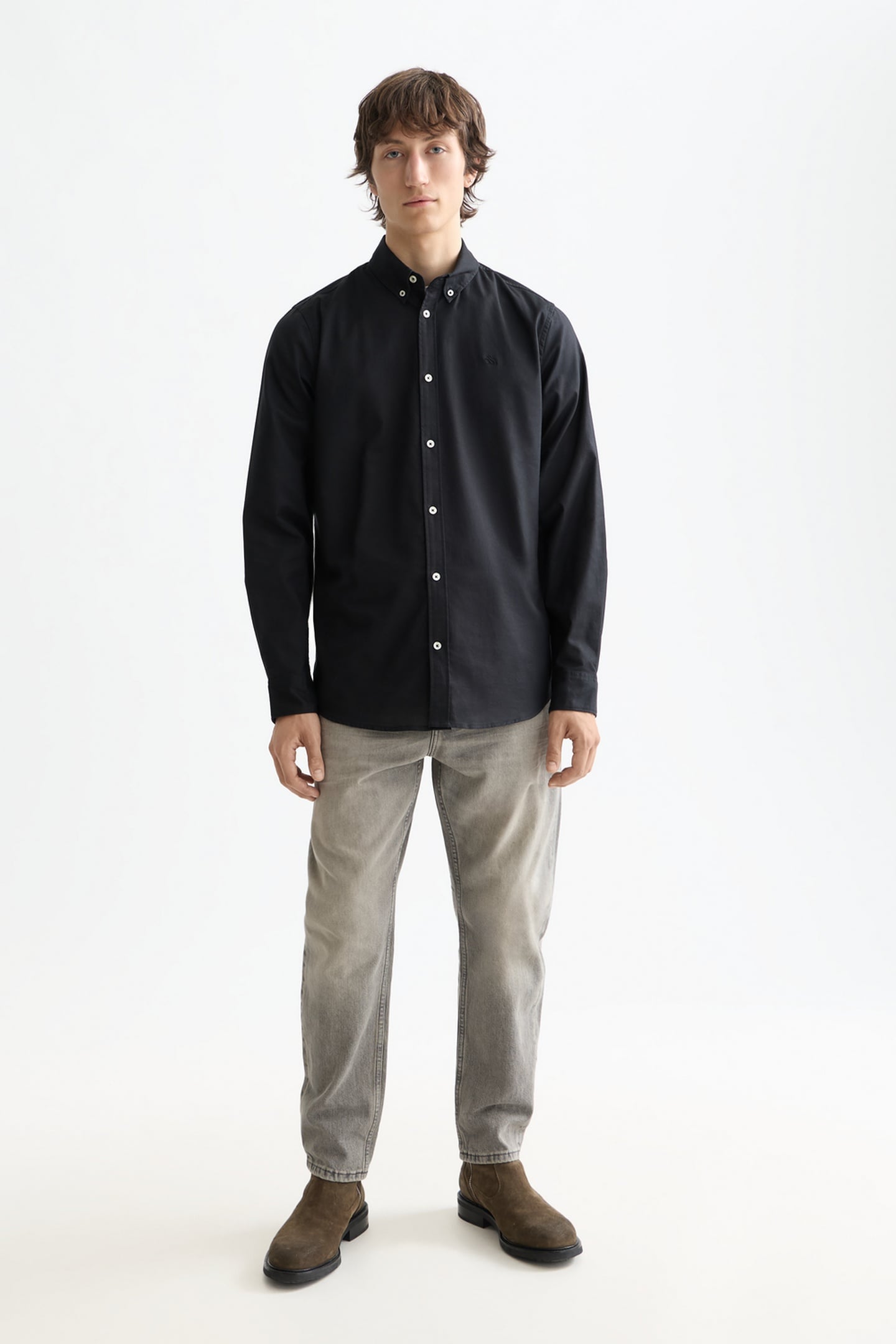 OXFORD SOLID REGULAR-FIT SHIRT BLACK 3