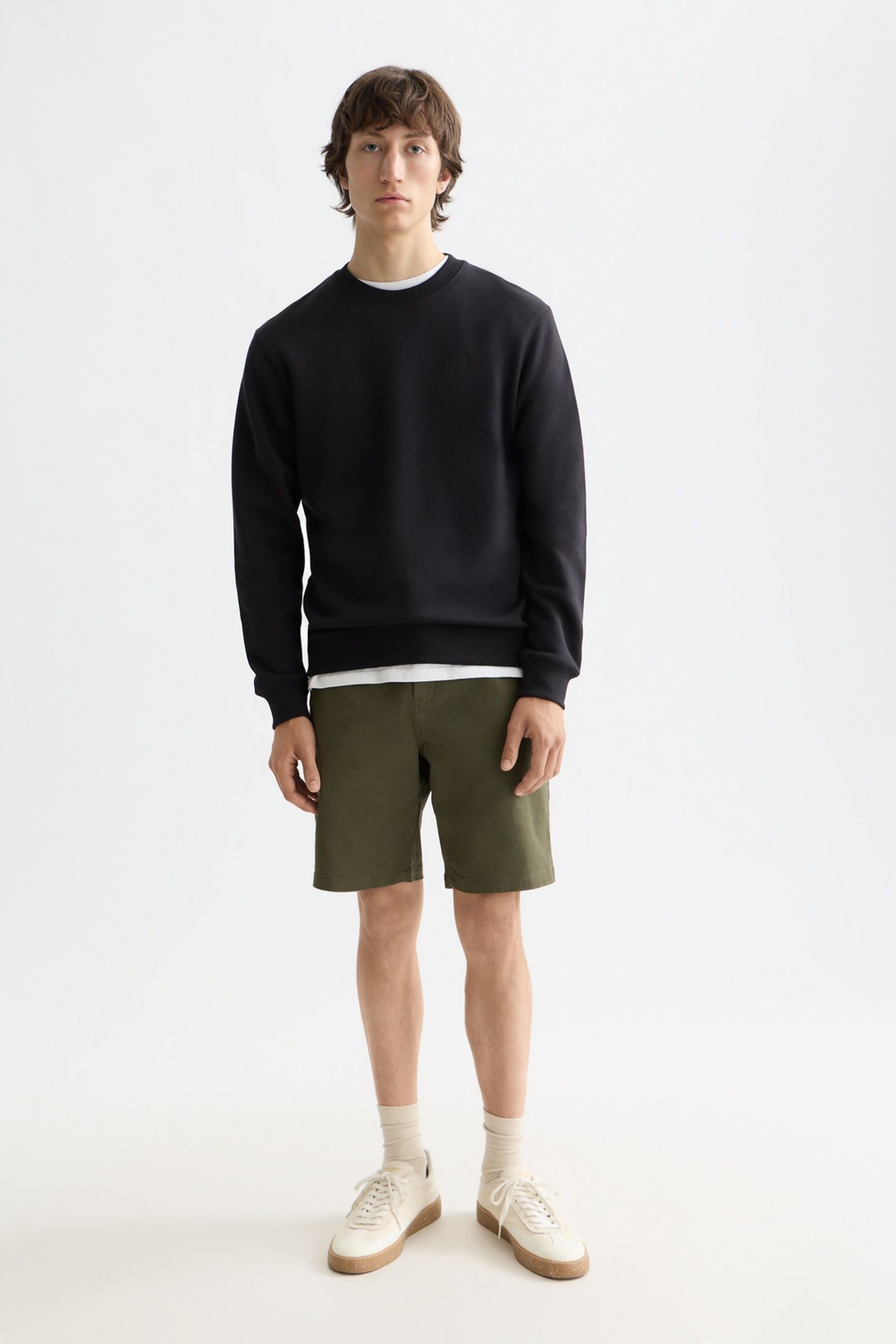 LOGO BADGE REGULAR-FIT SWEATSHIRT BLACK 3