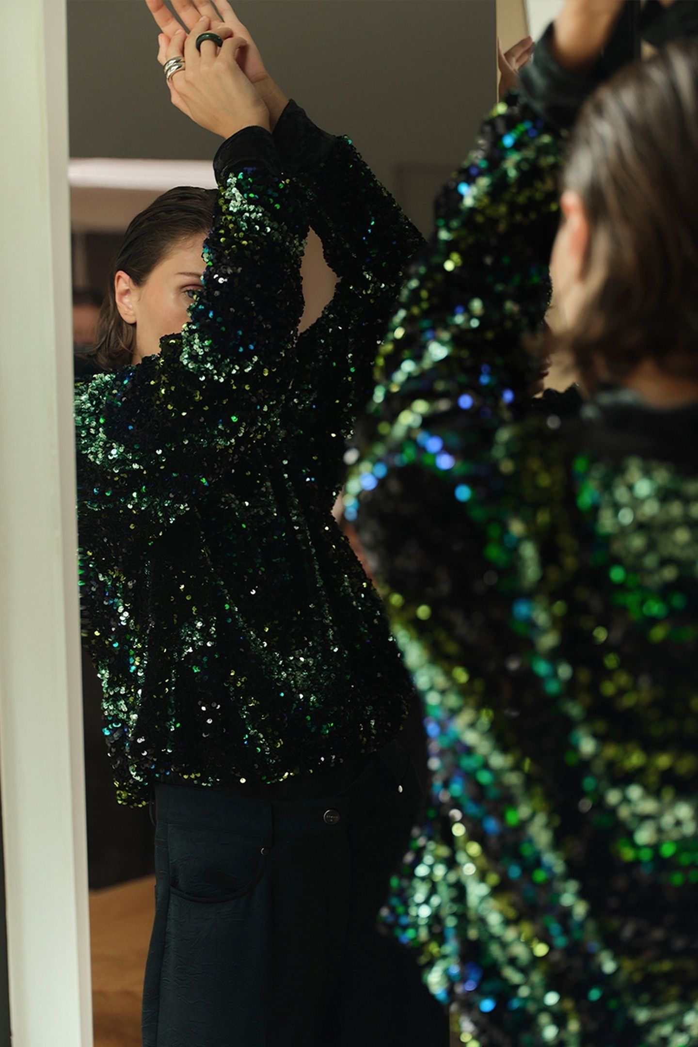 LIZY SEQUINS TOP BOTTLE GREEN 7