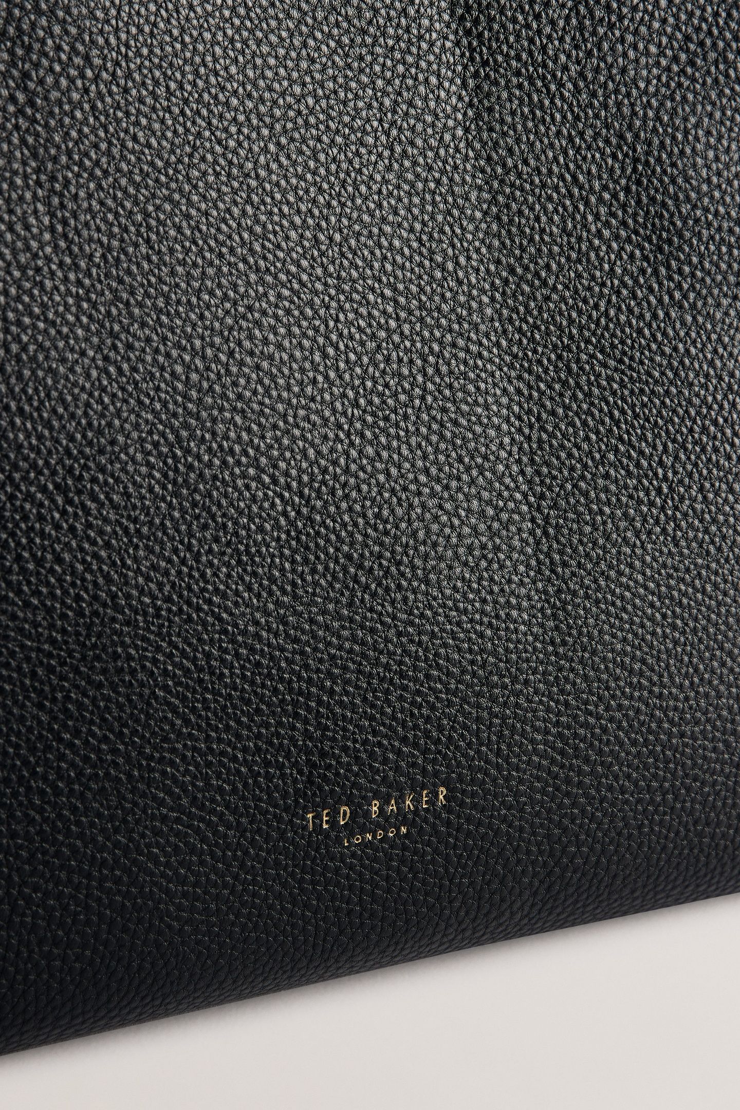 BAR DETAIL MEDIUM TOTE BAG BLACK 5