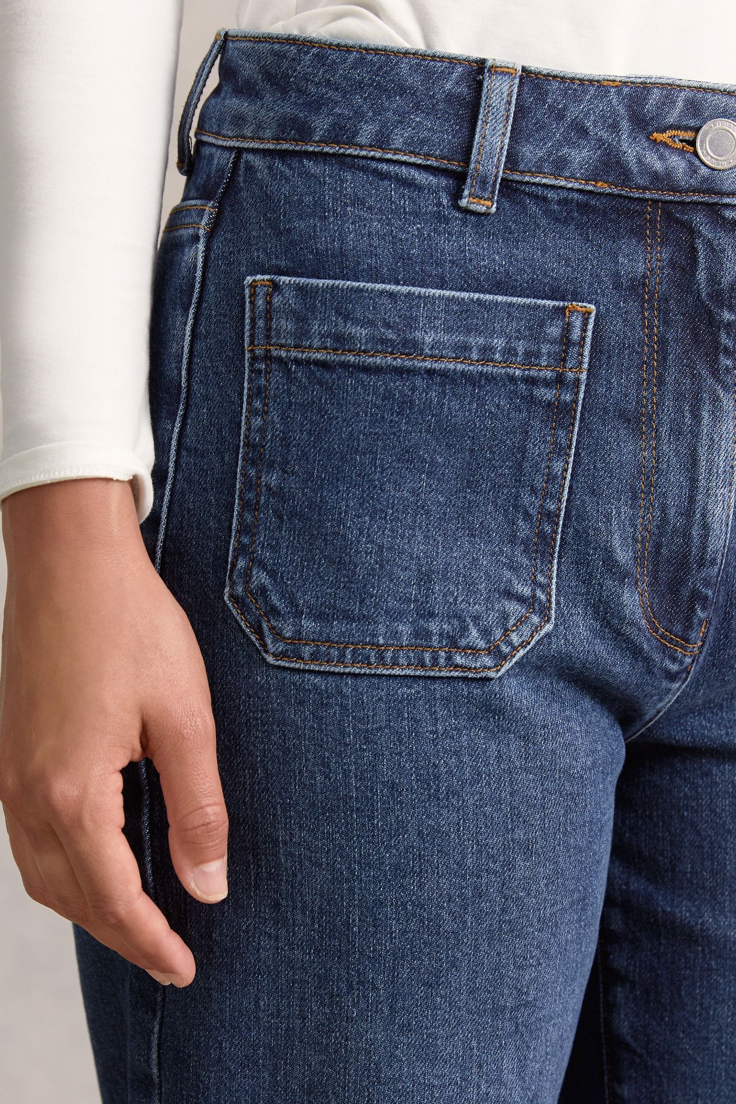 STRAIGHT PATCH POCKET JEAN MID BLUE 5