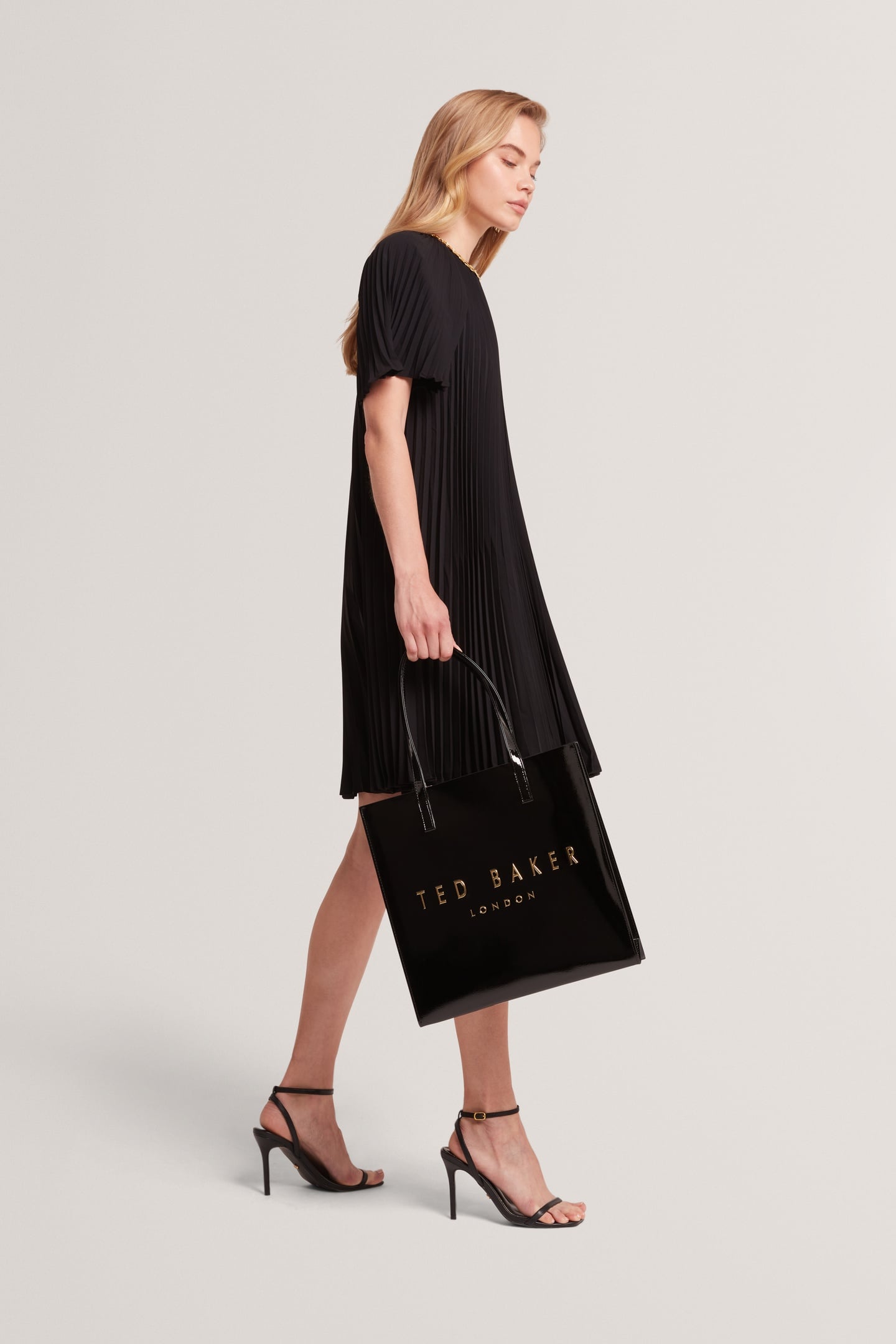 CRINKLE LARGE ICON BAG BLACK 2