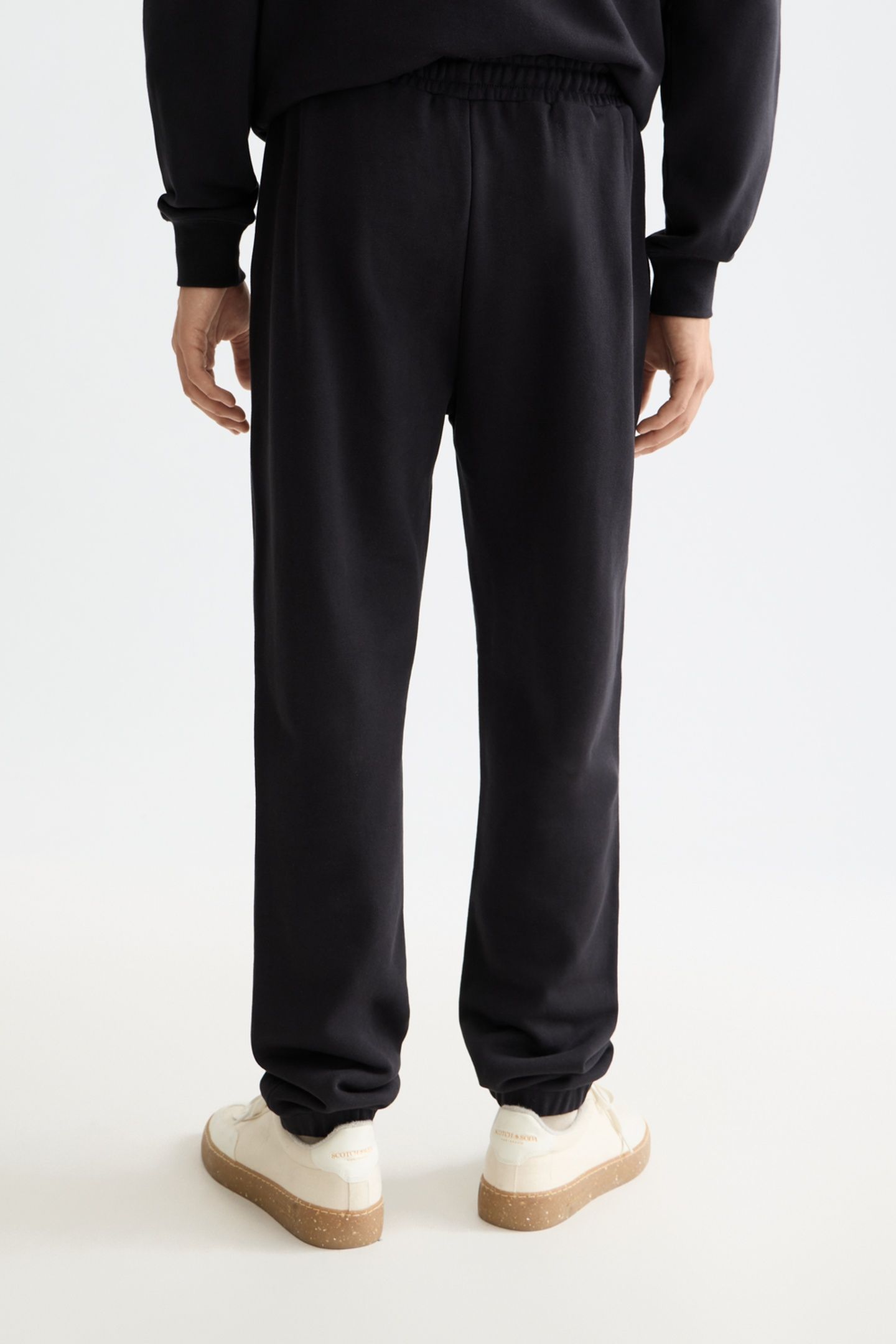 CORE - LOGO SWEATPANT BLACK 2