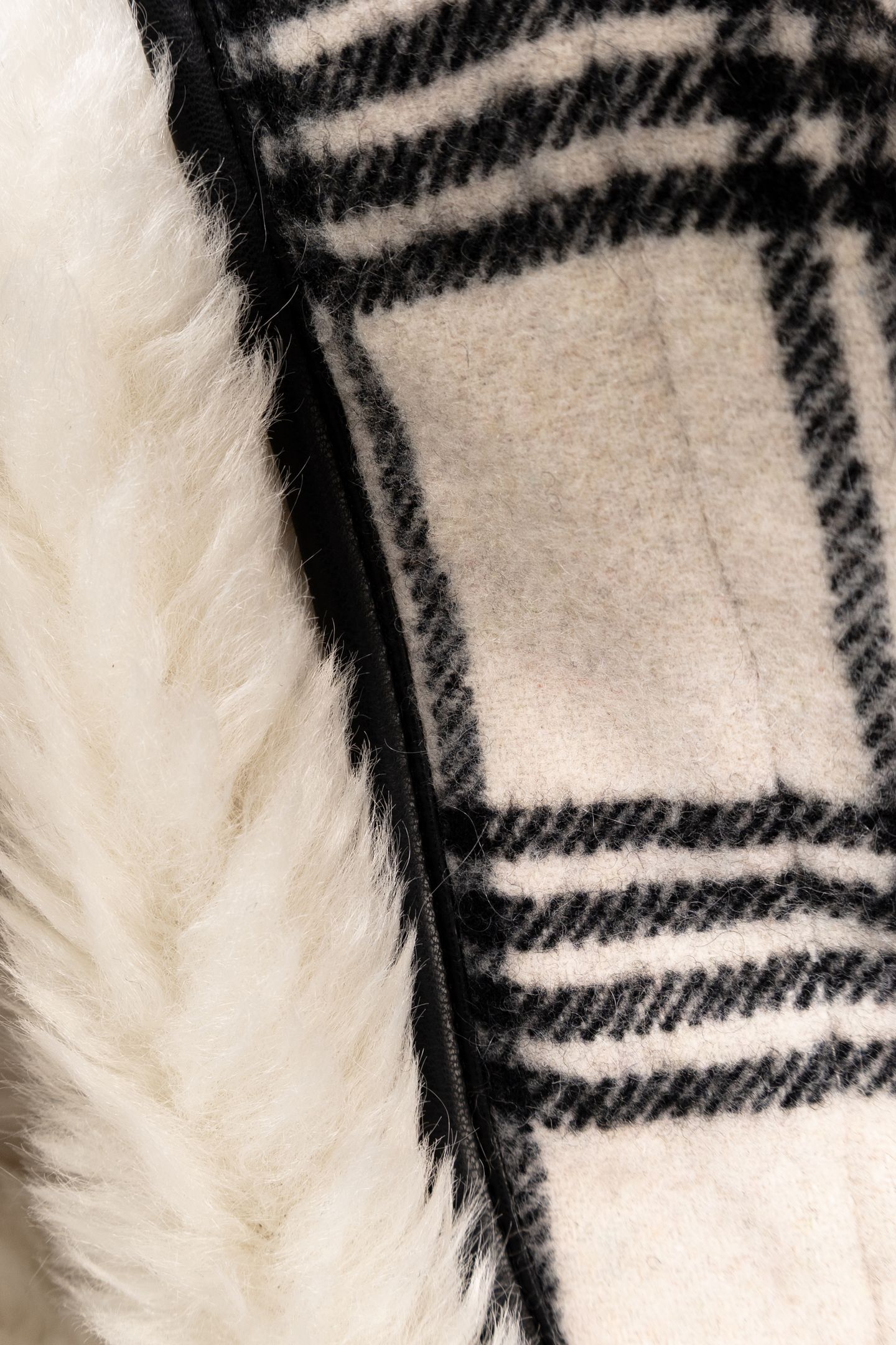 GIRLS’ BEIGE CHECK AND SHERPA REVERSIBLE COAT 7