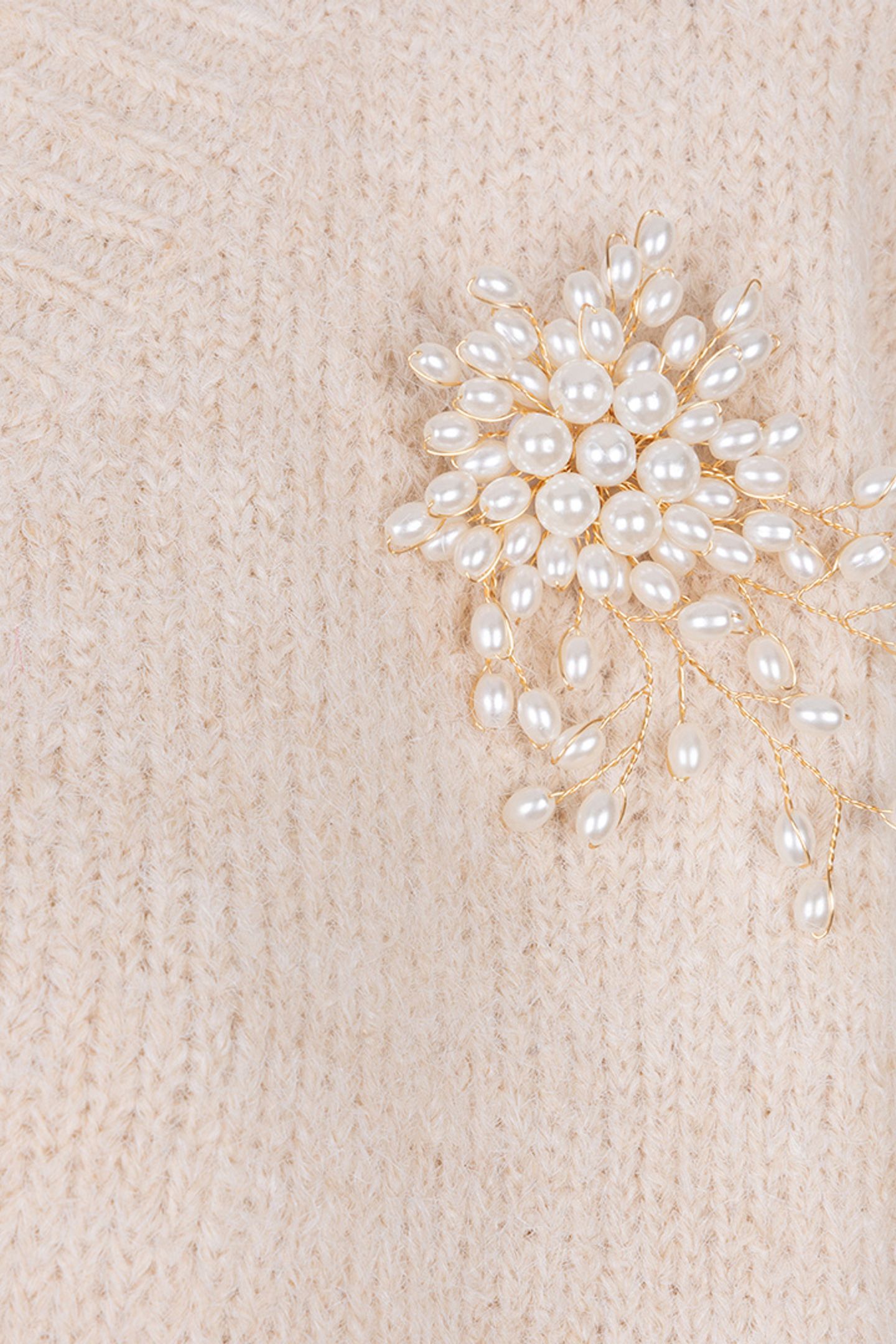 SWEATER V-NECK BROOCH LIGHT SAND 6