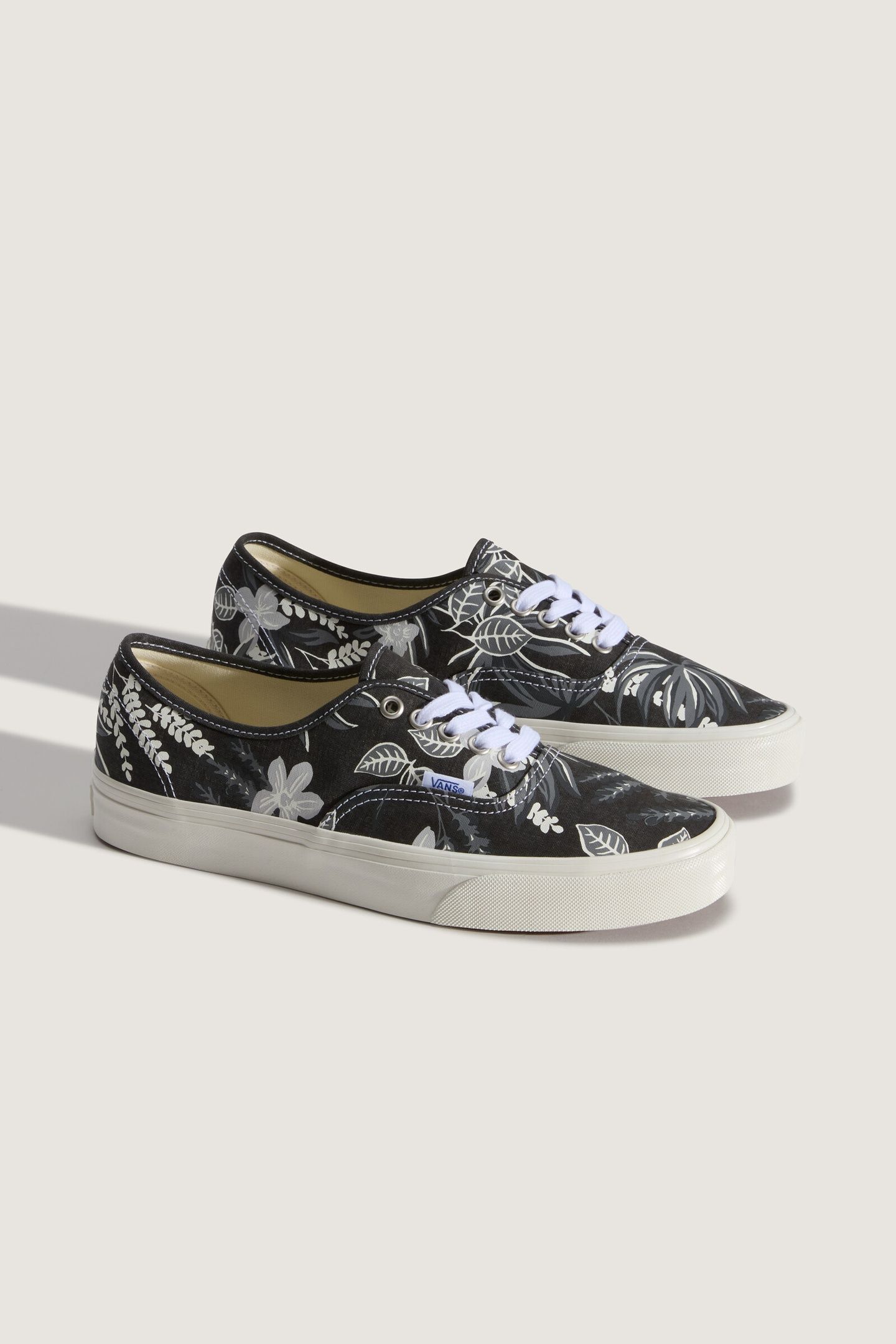 UNISEX AUTHENTIC FLORAL MULTI 3
