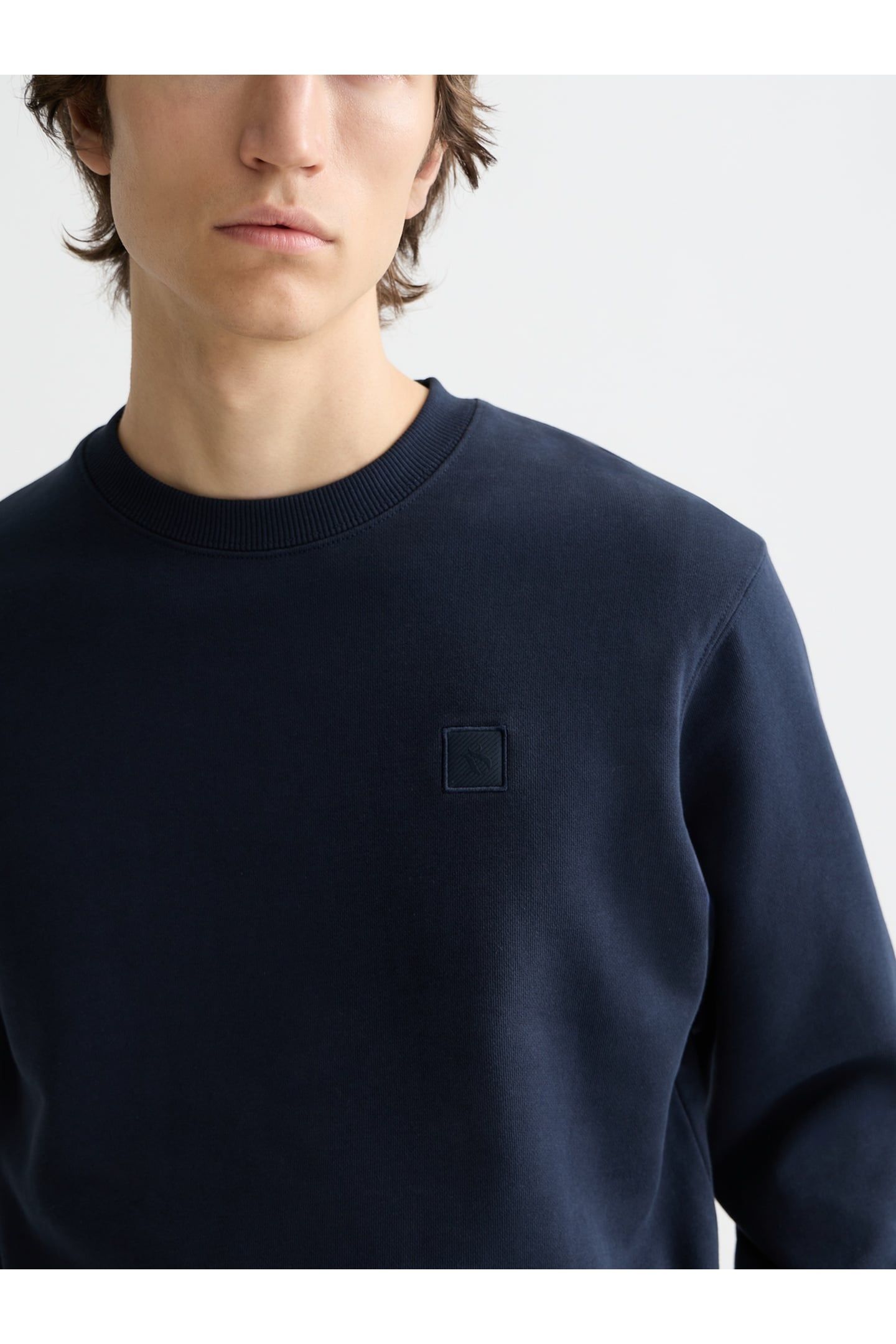 LOGO BADGE REGULAR-FIT SWEATSHIRT NAVY 6