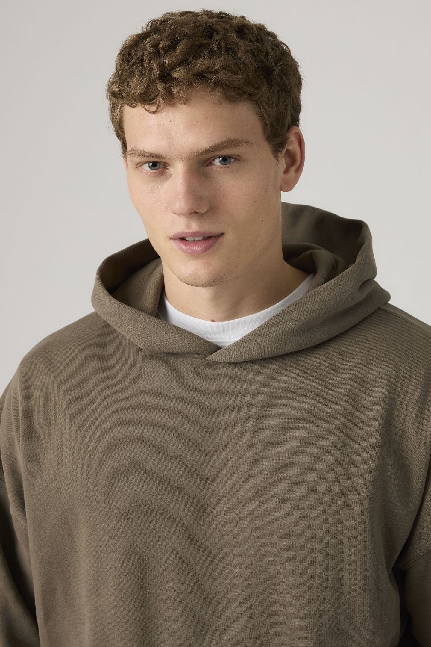SOFT CROPPED HOODIE GARMENT DYE BUNGEE C 4